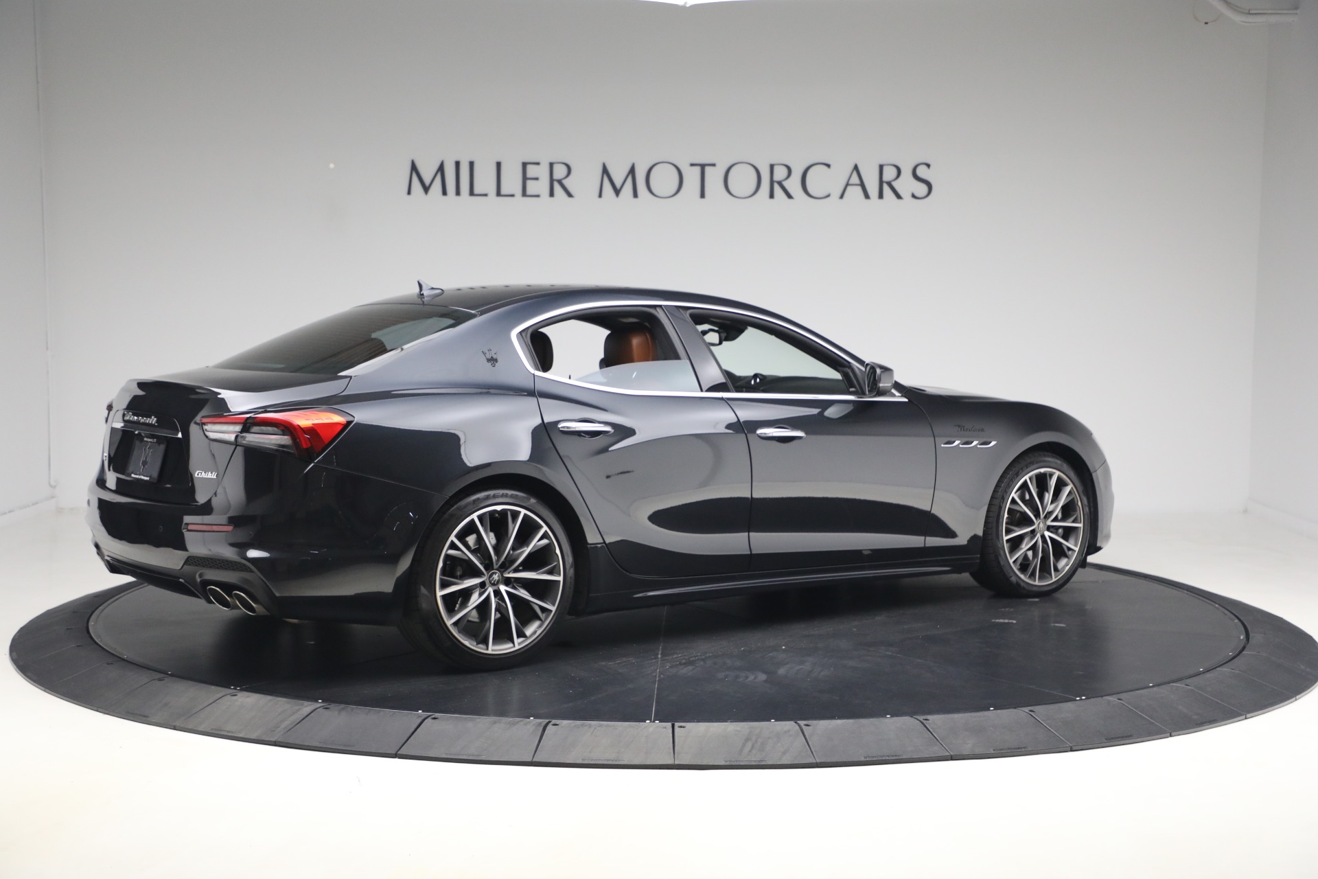 Used-2023-Maserati-Ghibli-Modena-Q4