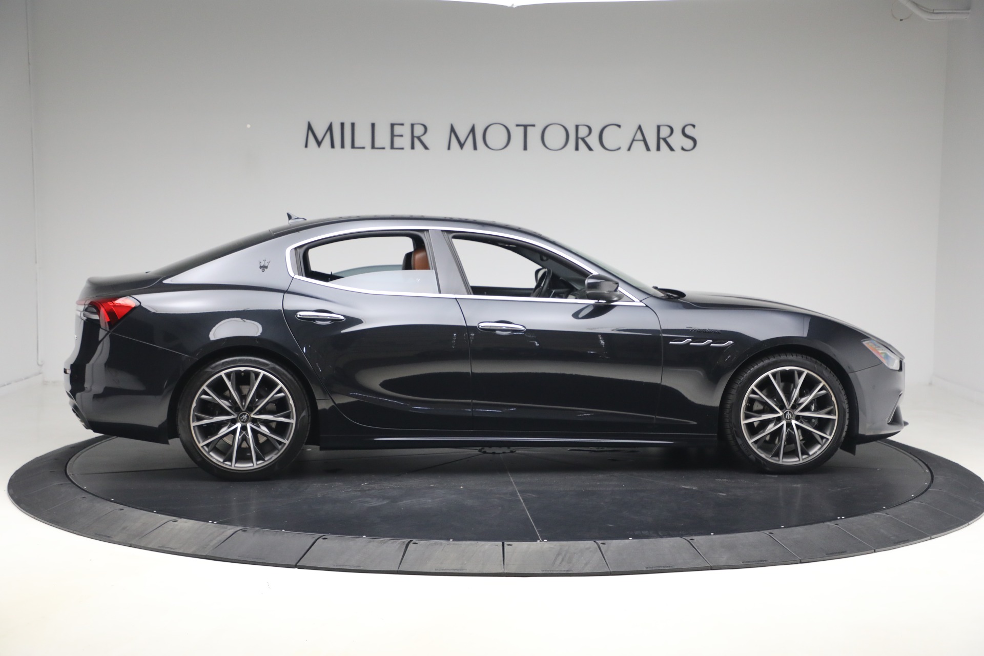 Used-2023-Maserati-Ghibli-Modena-Q4