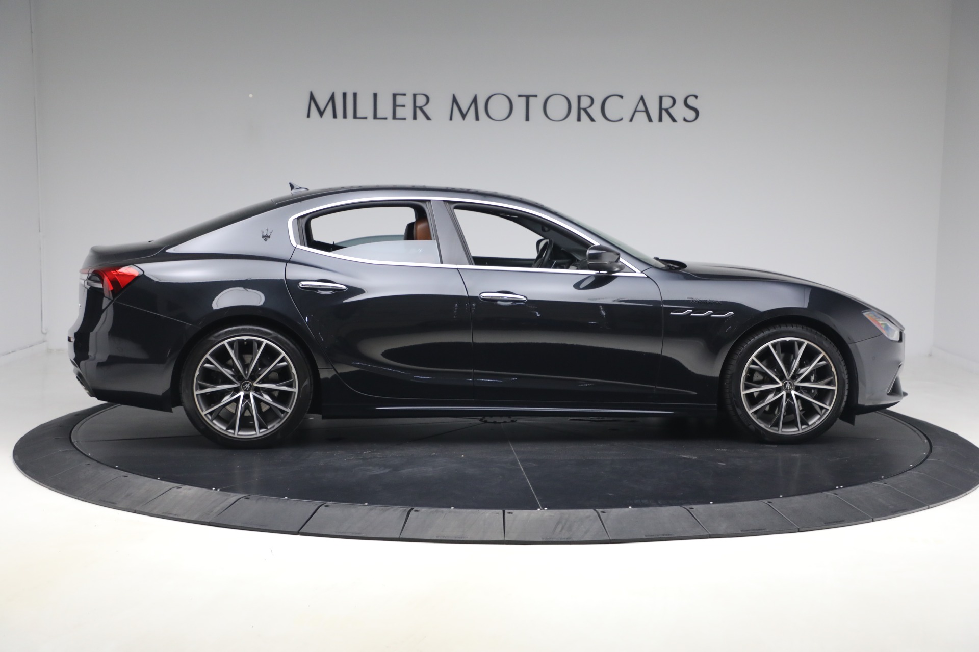 Used-2023-Maserati-Ghibli-Modena-Q4