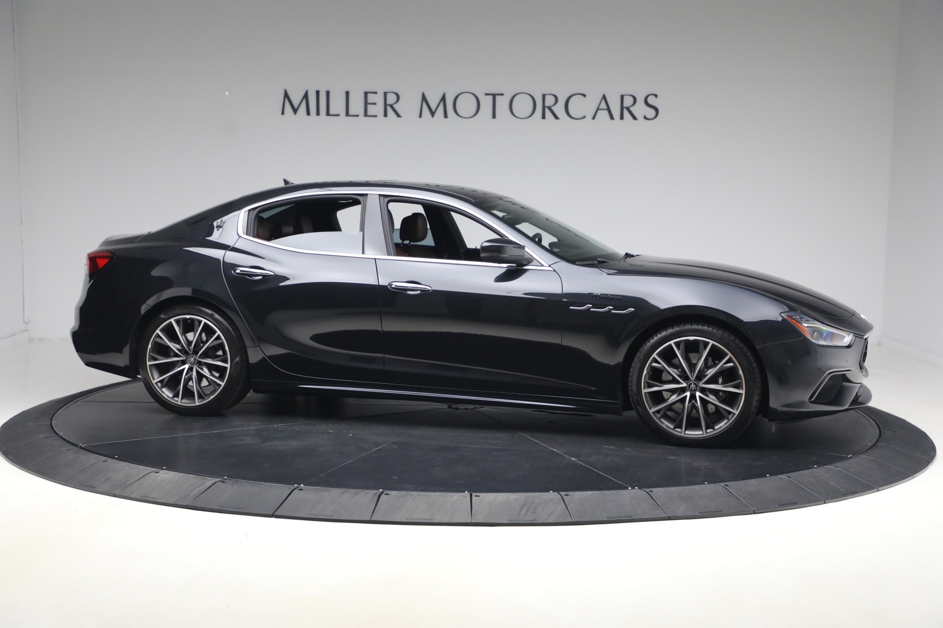 Used-2023-Maserati-Ghibli-Modena-Q4