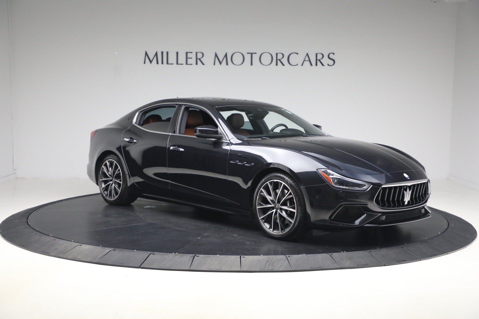 Used-2023-Maserati-Ghibli-Modena-Q4