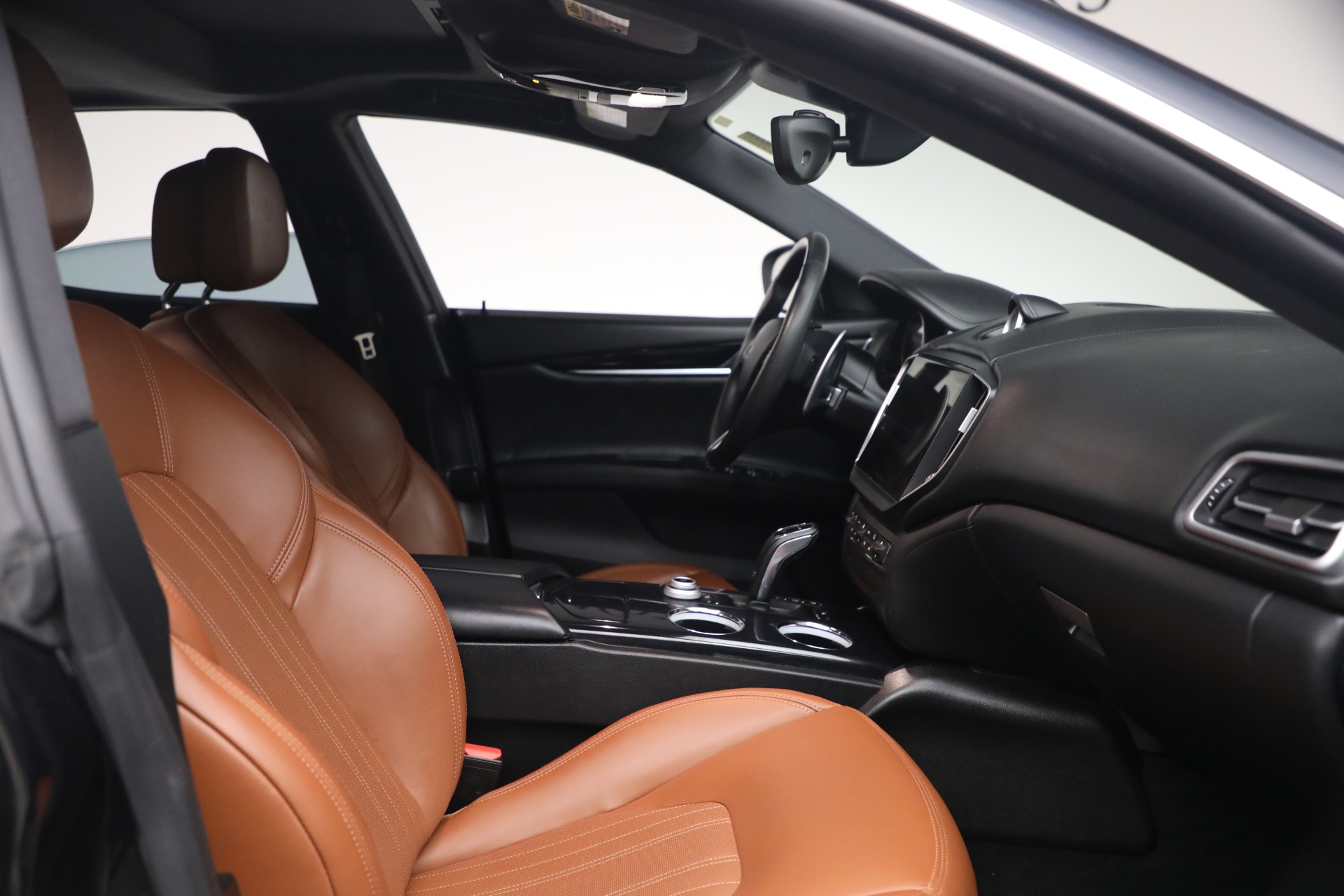 Used-2023-Maserati-Ghibli-Modena-Q4
