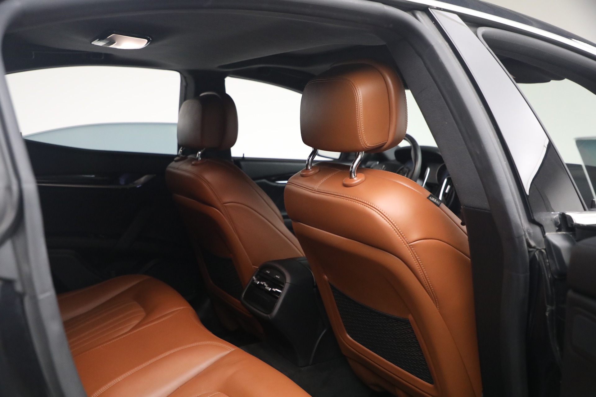 Used-2023-Maserati-Ghibli-Modena-Q4