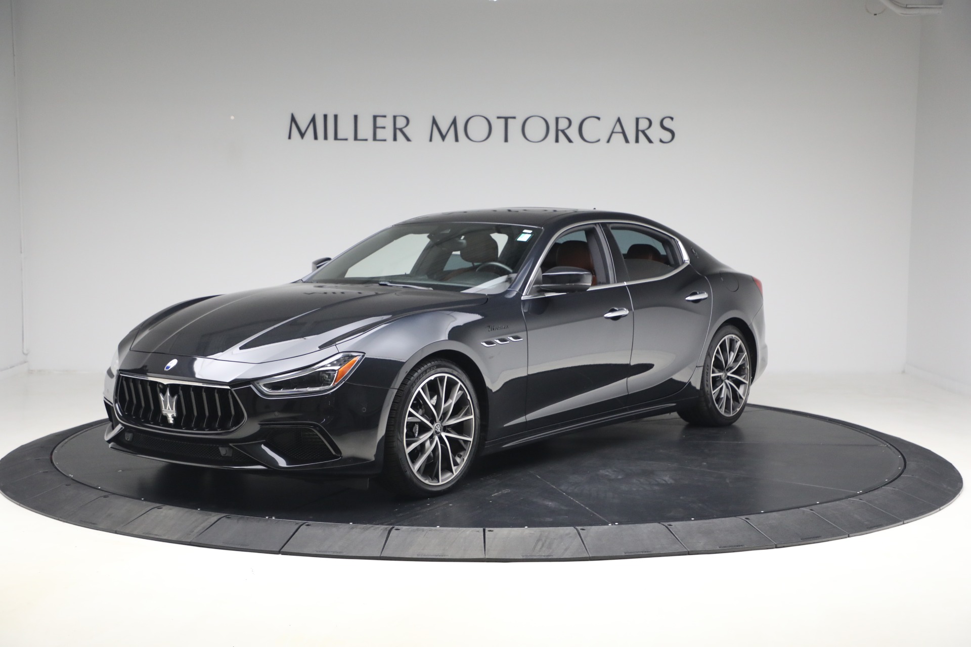 Used-2023-Maserati-Ghibli-Modena-Q4