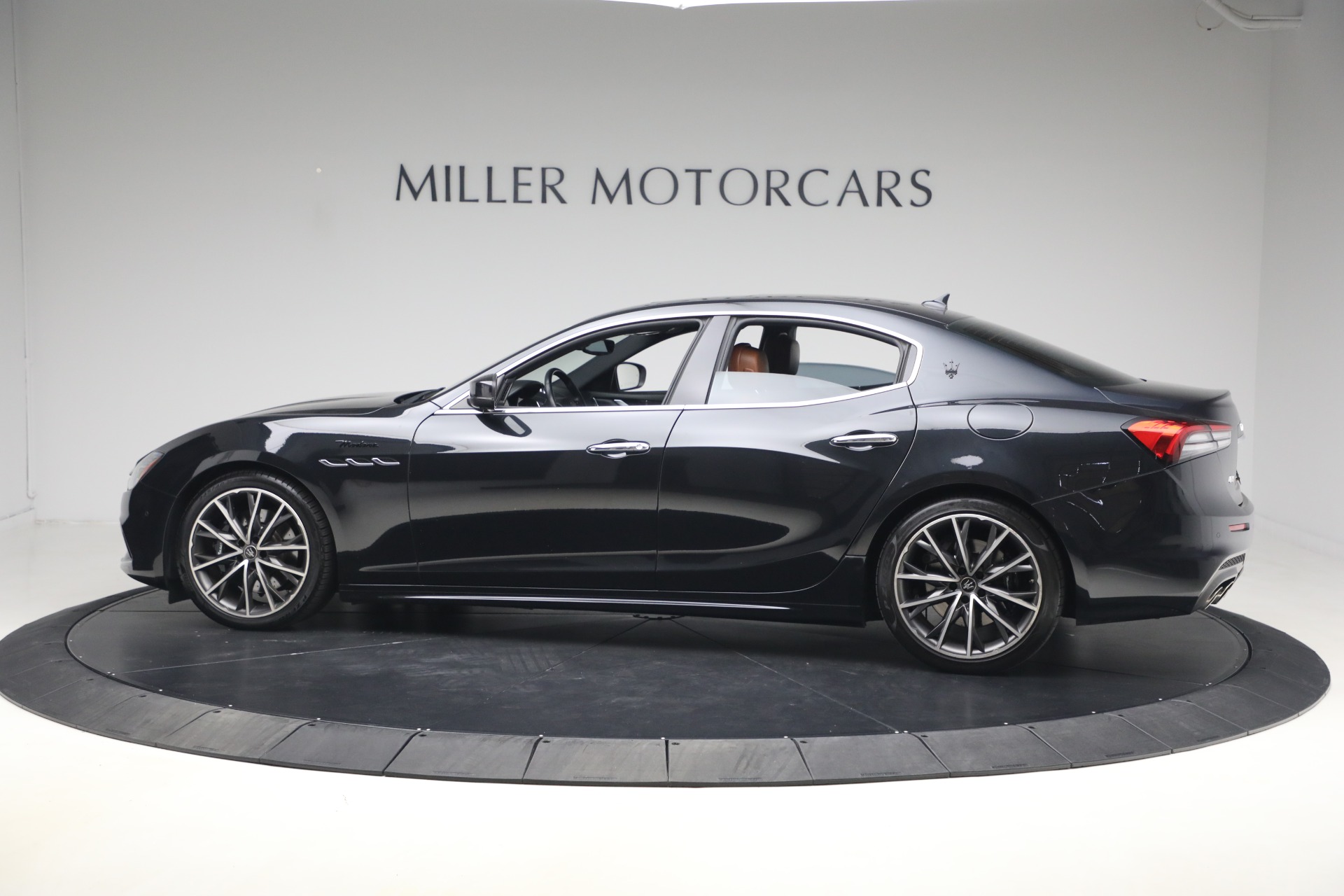 Used-2023-Maserati-Ghibli-Modena-Q4