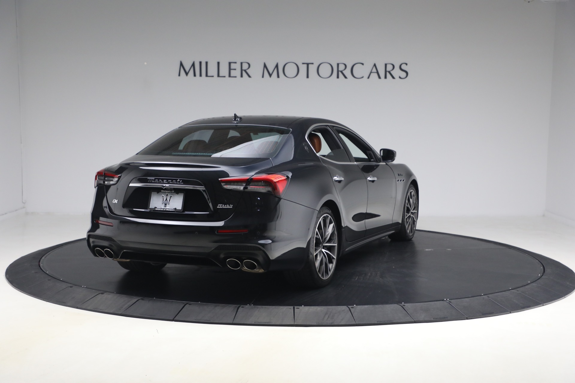 Used-2023-Maserati-Ghibli-Modena-Q4