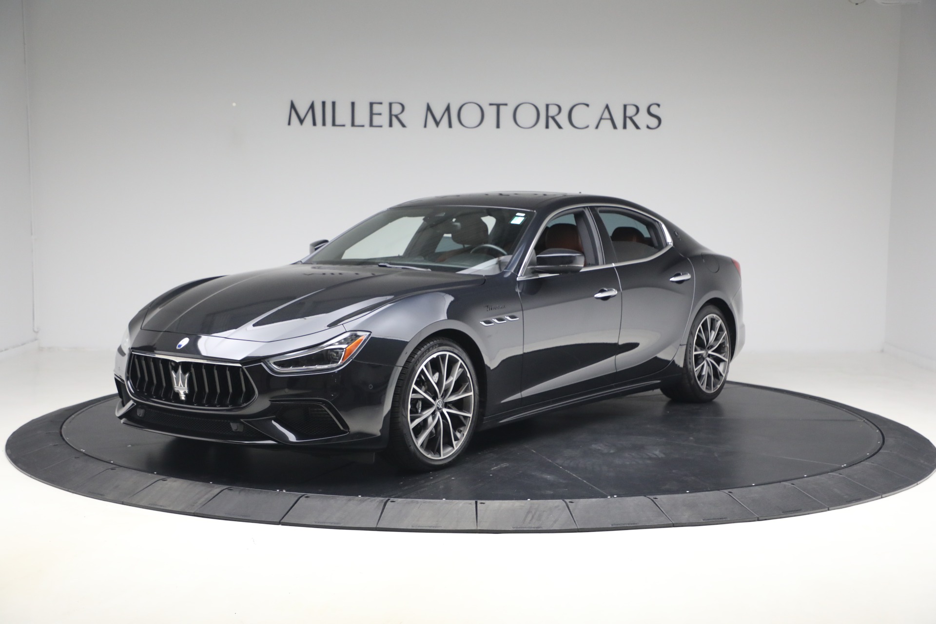 Used-2023-Maserati-Ghibli-Modena-Q4