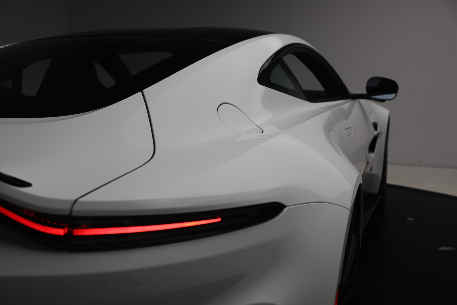 New-2026-Aston-Martin-Vantage-S