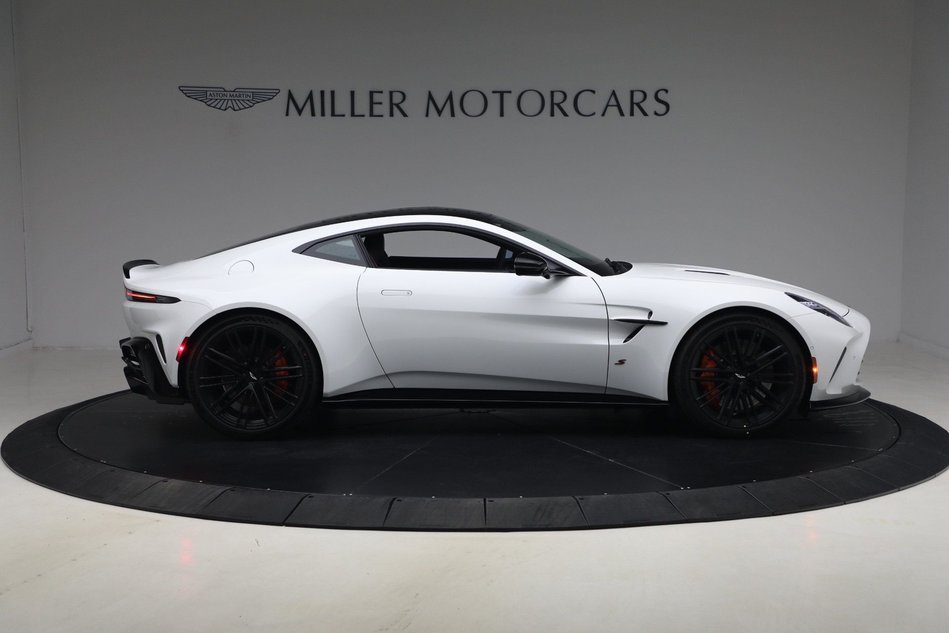 New-2026-Aston-Martin-Vantage-S