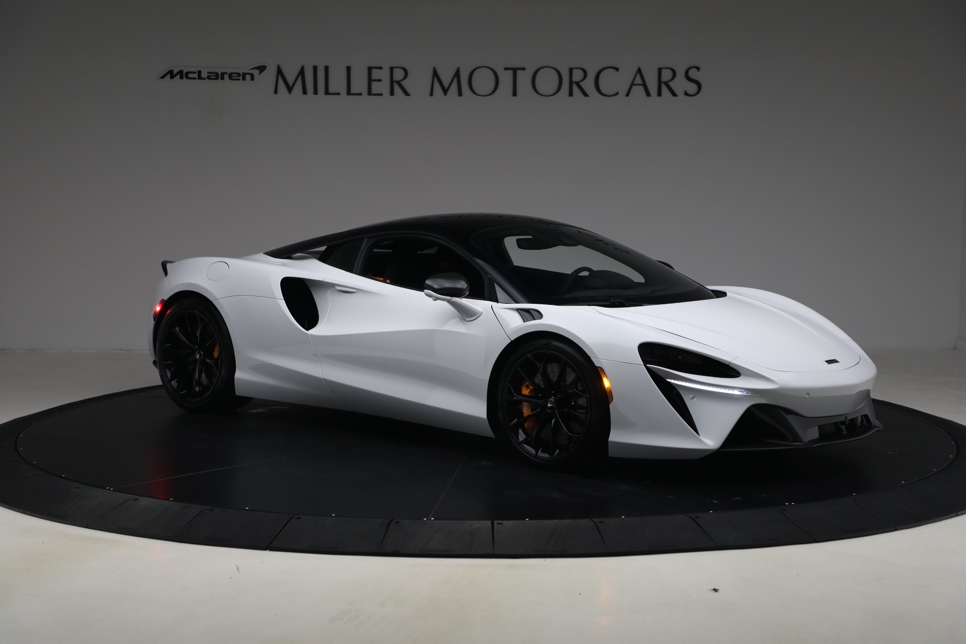 Used-2023-McLaren-Artura