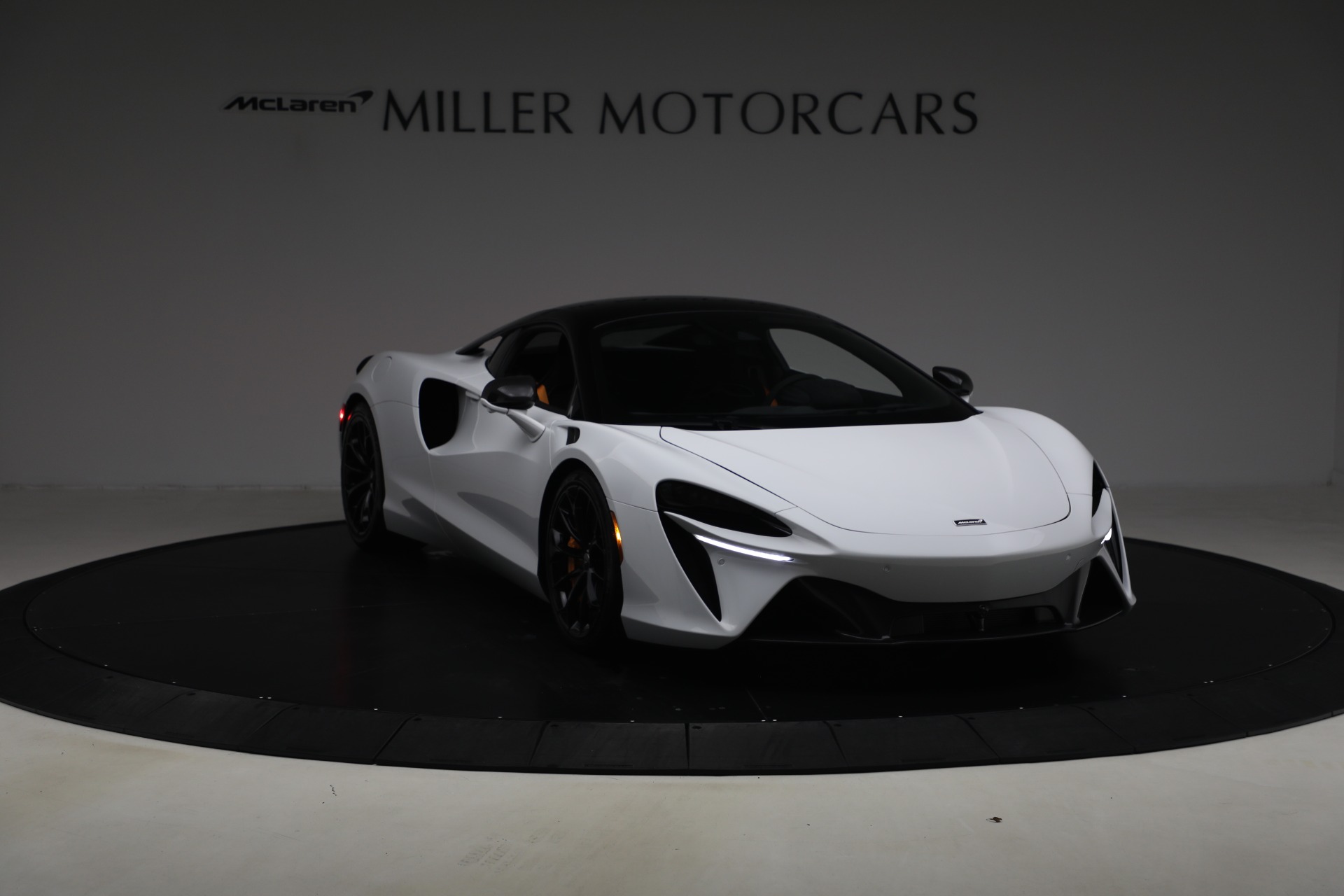 Used-2023-McLaren-Artura