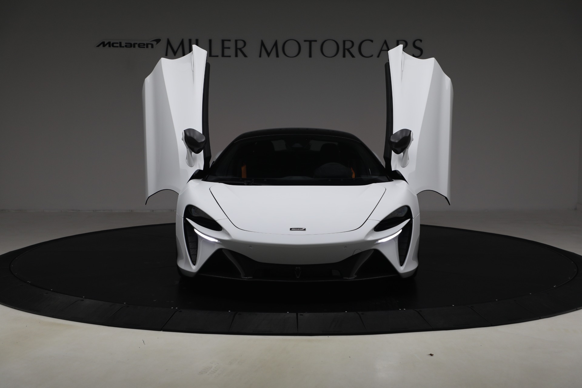 Used-2023-McLaren-Artura