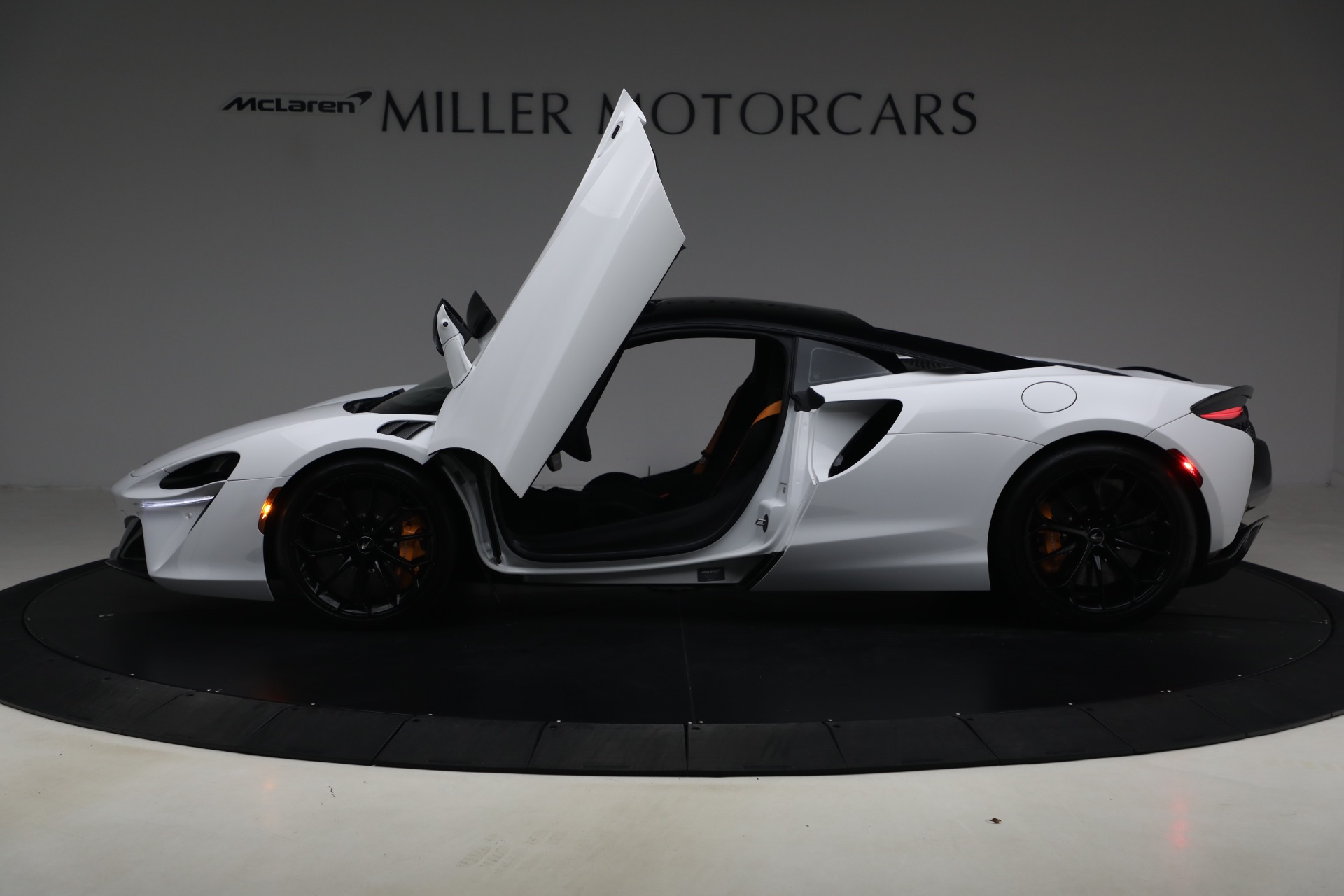 Used-2023-McLaren-Artura