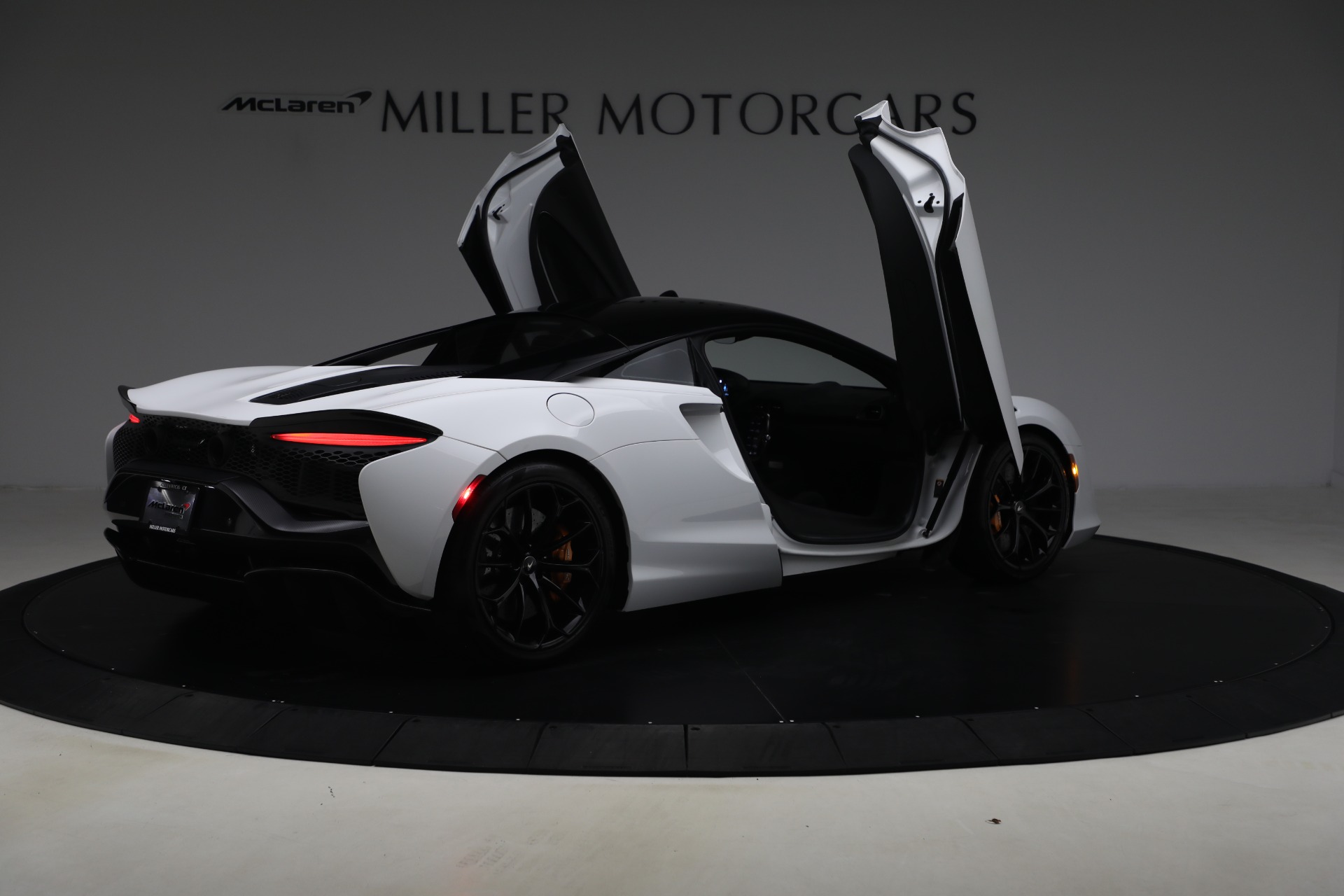 Used-2023-McLaren-Artura