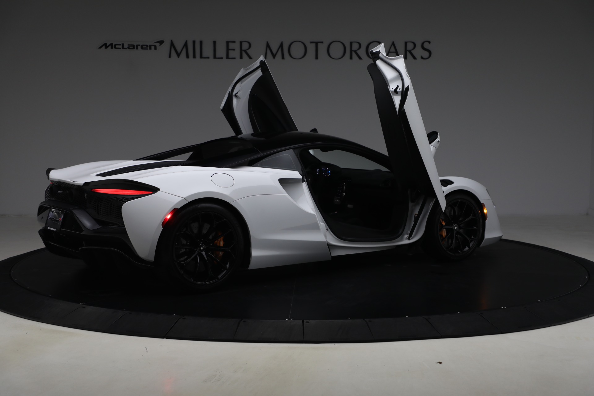 Used-2023-McLaren-Artura