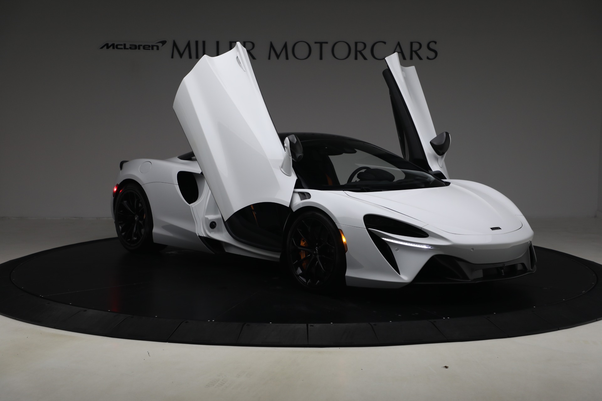 Used-2023-McLaren-Artura