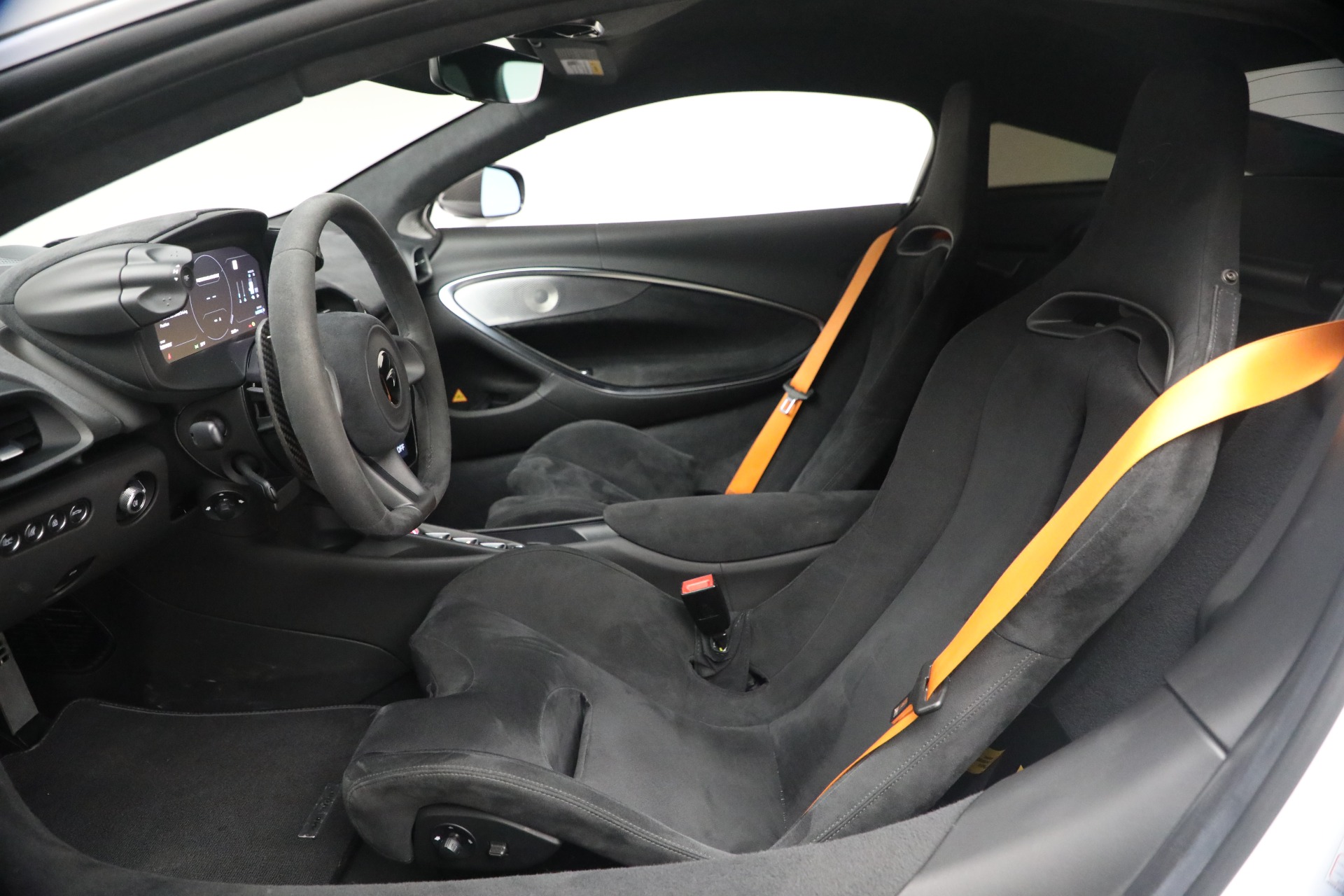 Used-2023-McLaren-Artura