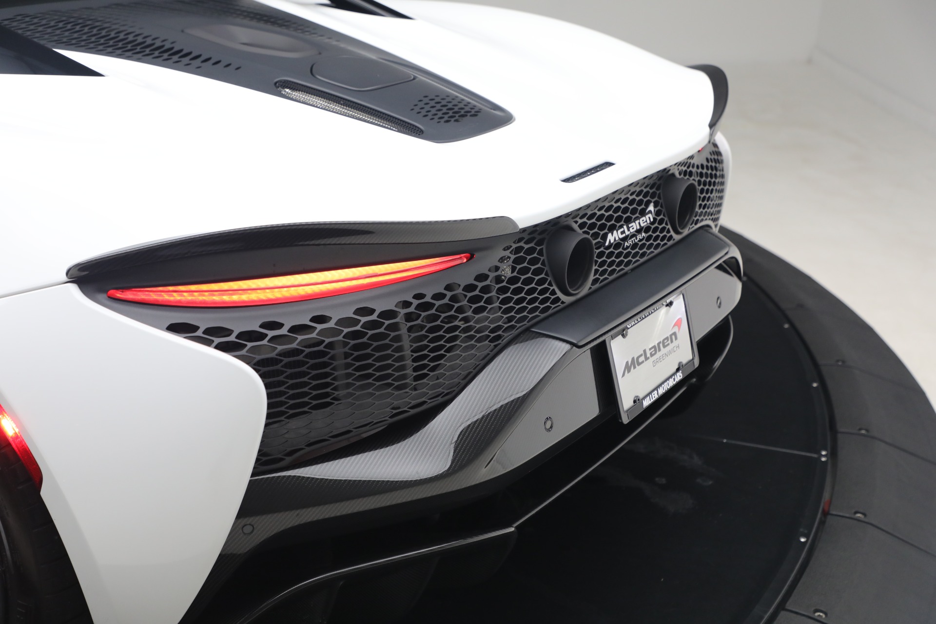 Used-2023-McLaren-Artura