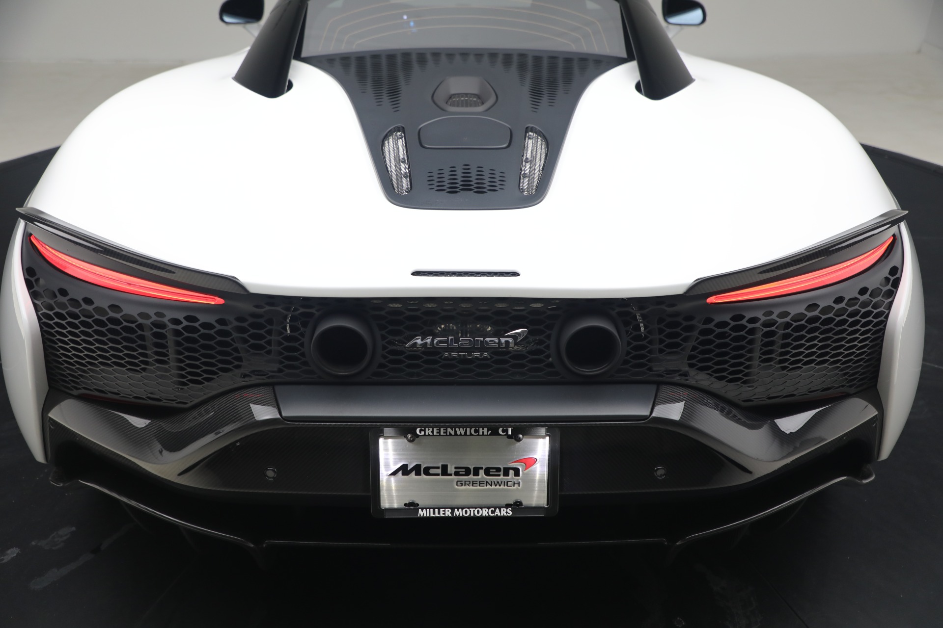 Used-2023-McLaren-Artura
