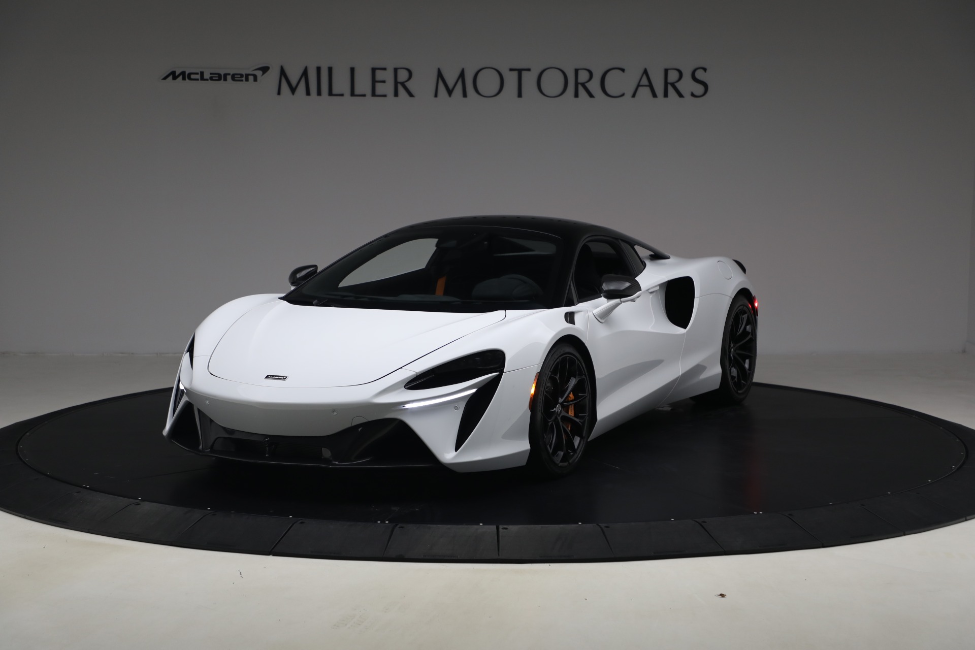 Used-2023-McLaren-Artura