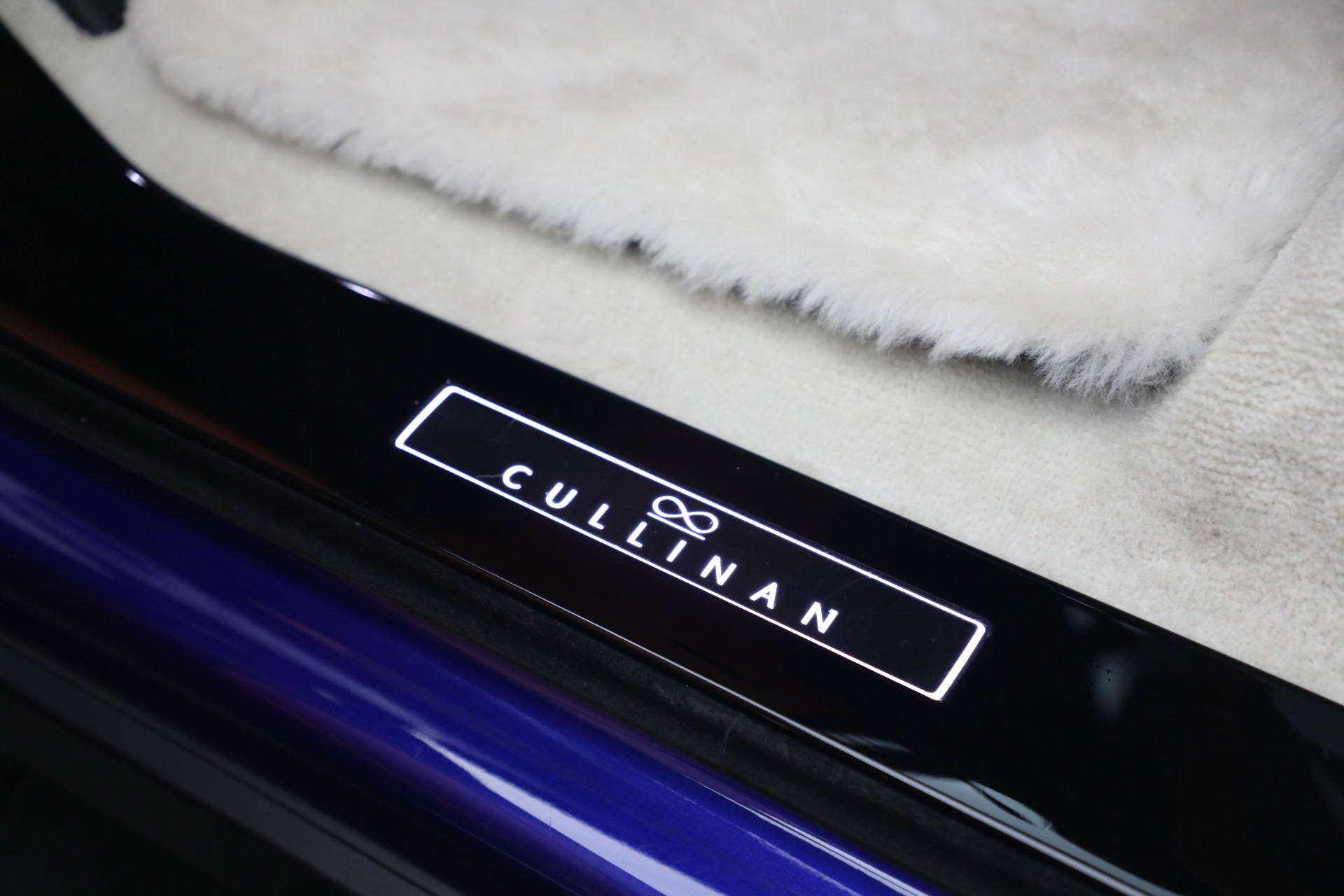 Used-2023-Rolls-Royce-Black-Badge-Cullinan