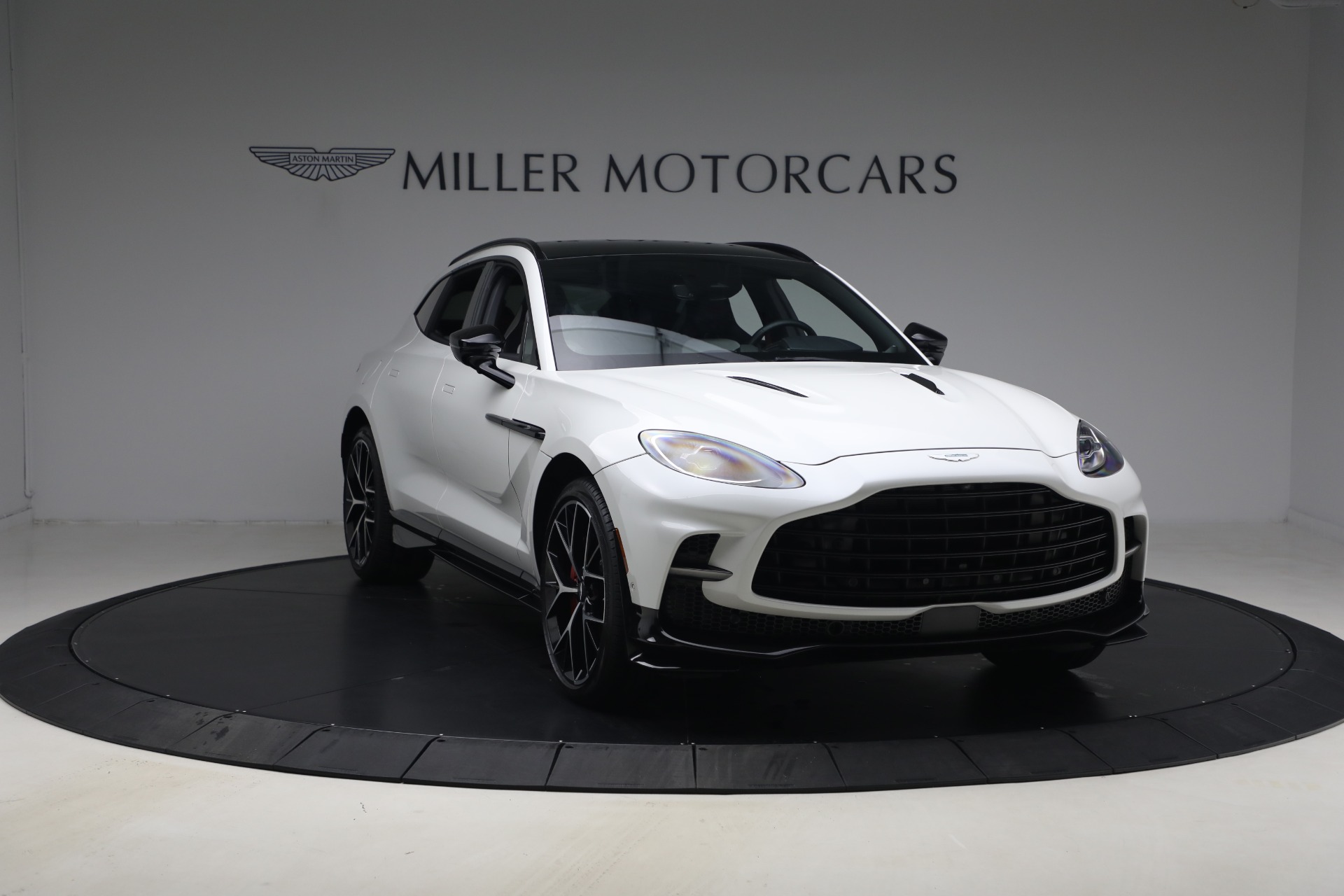 Used-2025-Aston-Martin-DBX-707
