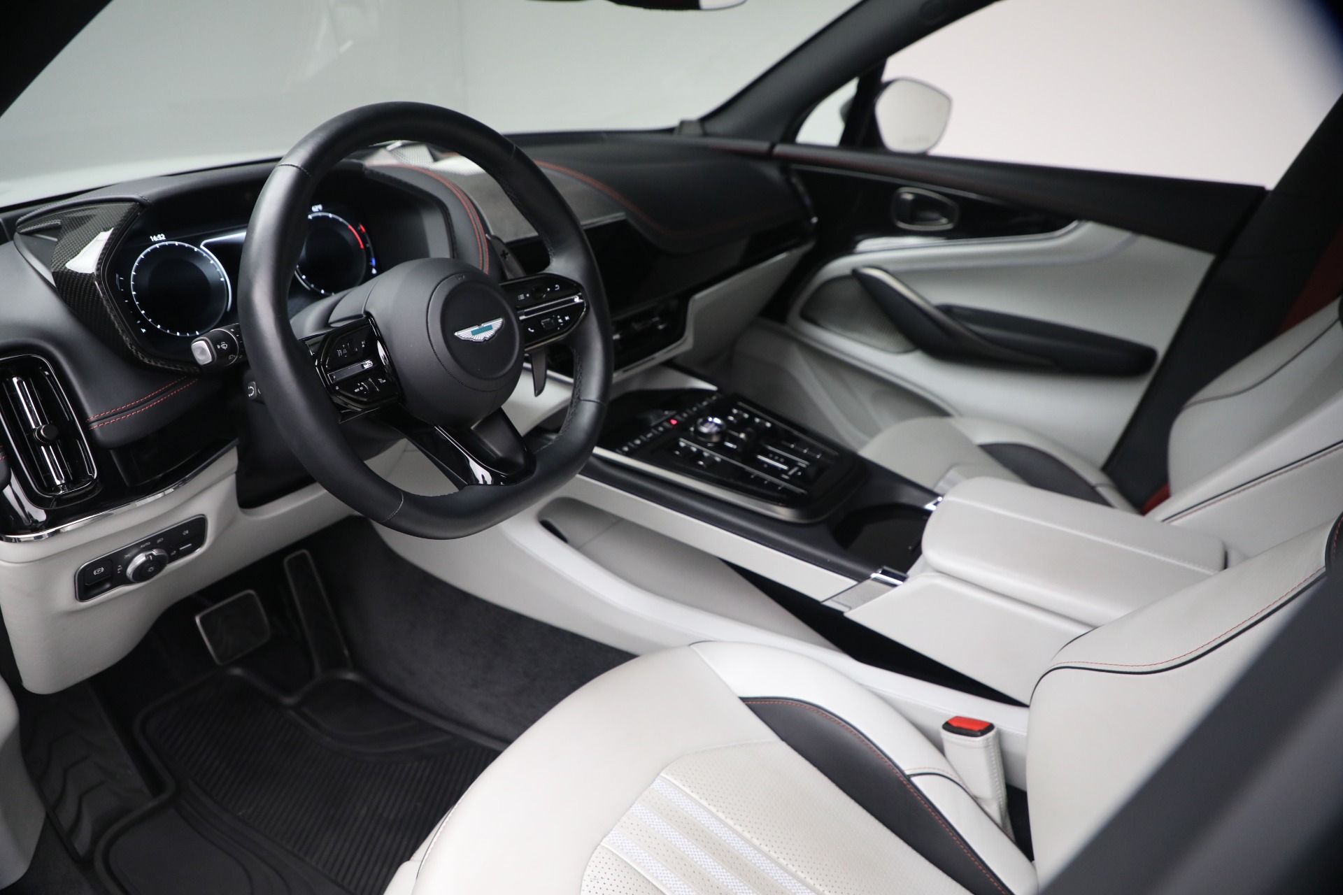 Used-2025-Aston-Martin-DBX-707