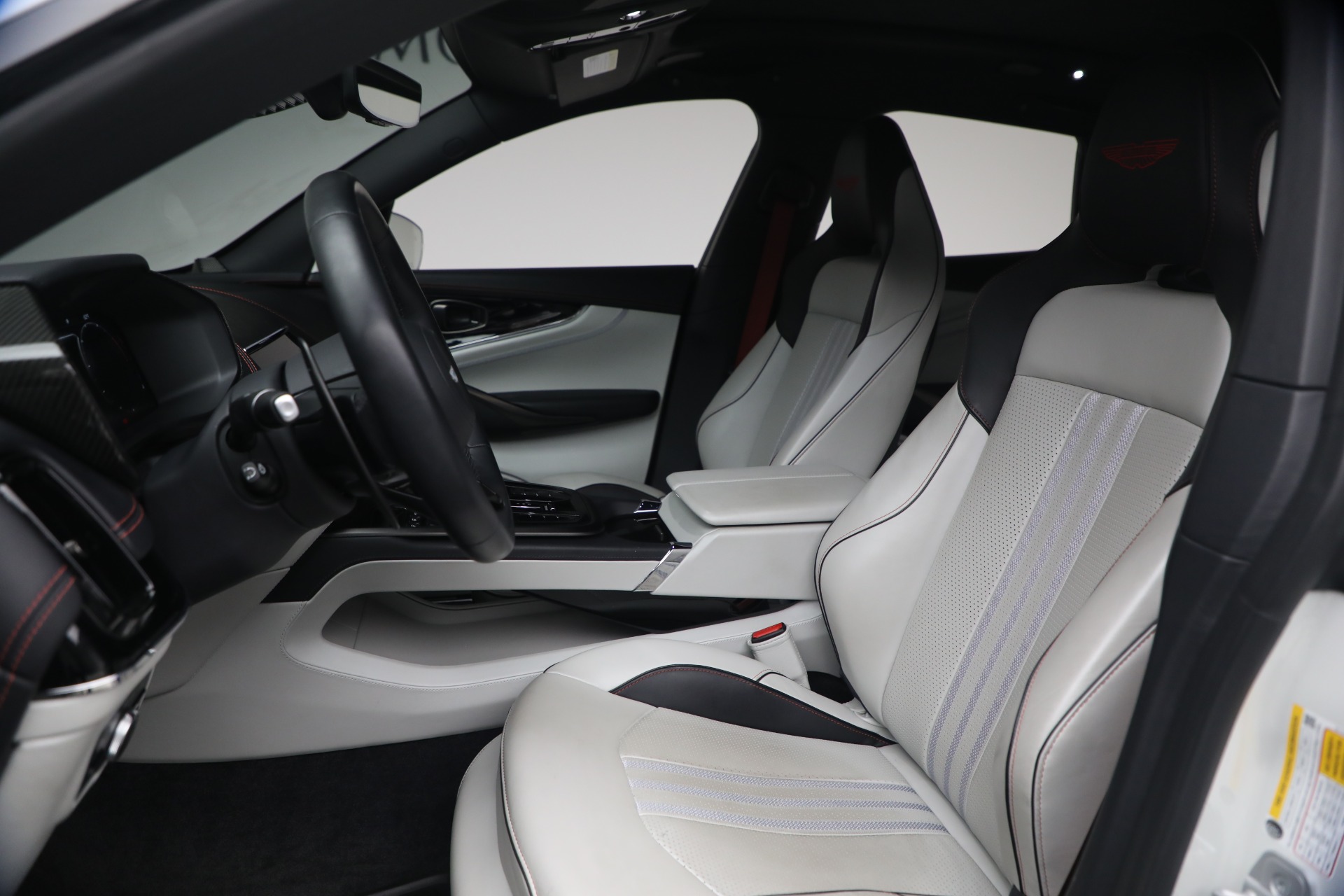 Used-2025-Aston-Martin-DBX-707