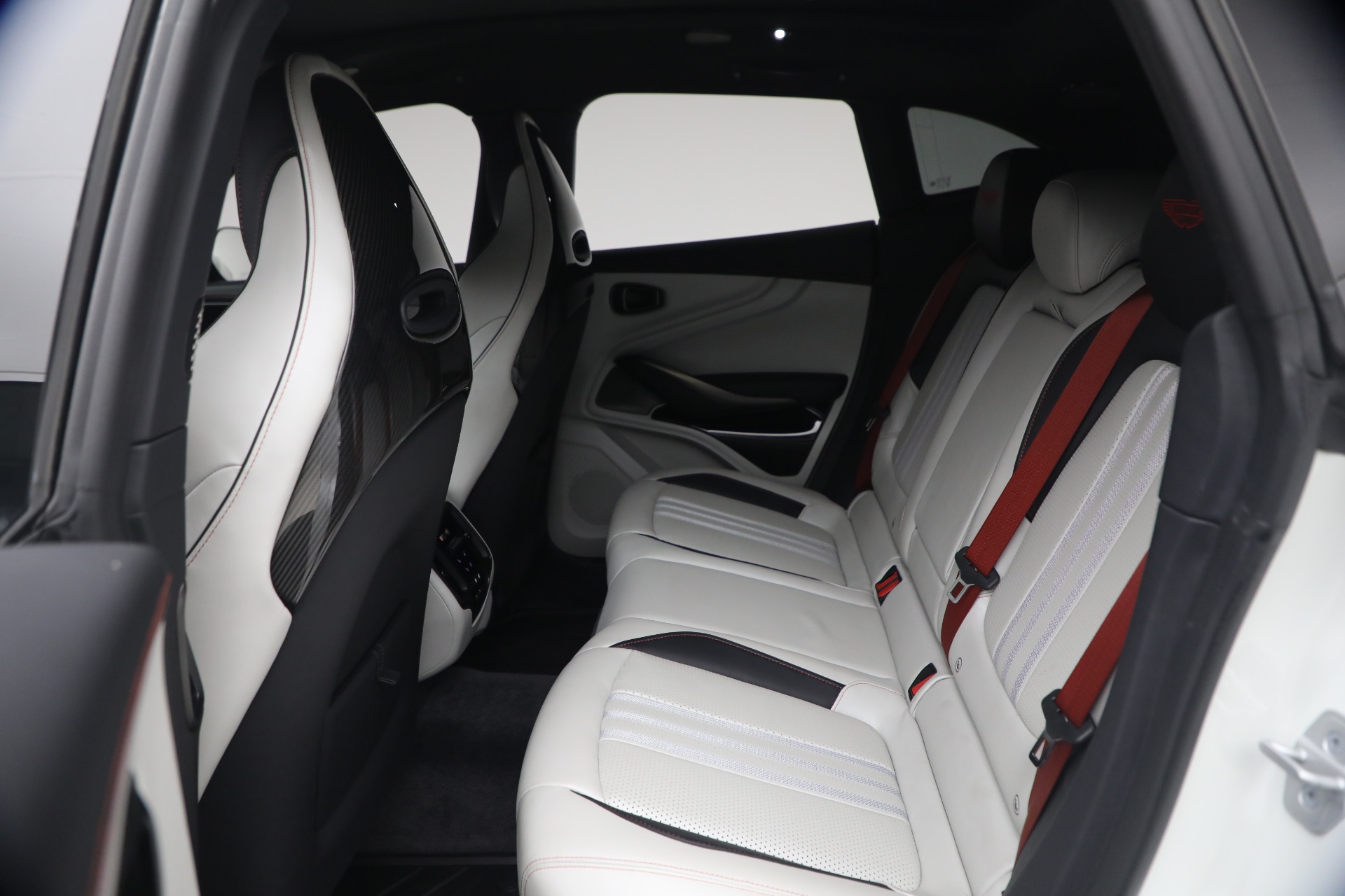Used-2025-Aston-Martin-DBX-707