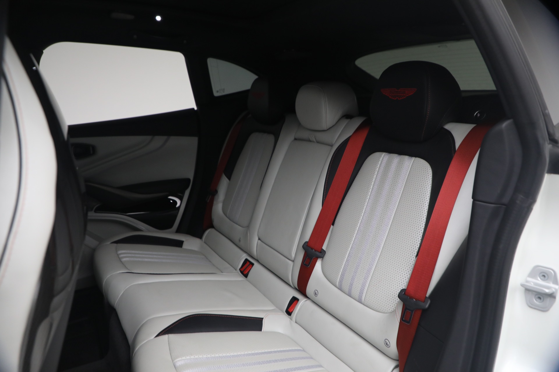 Used-2025-Aston-Martin-DBX-707