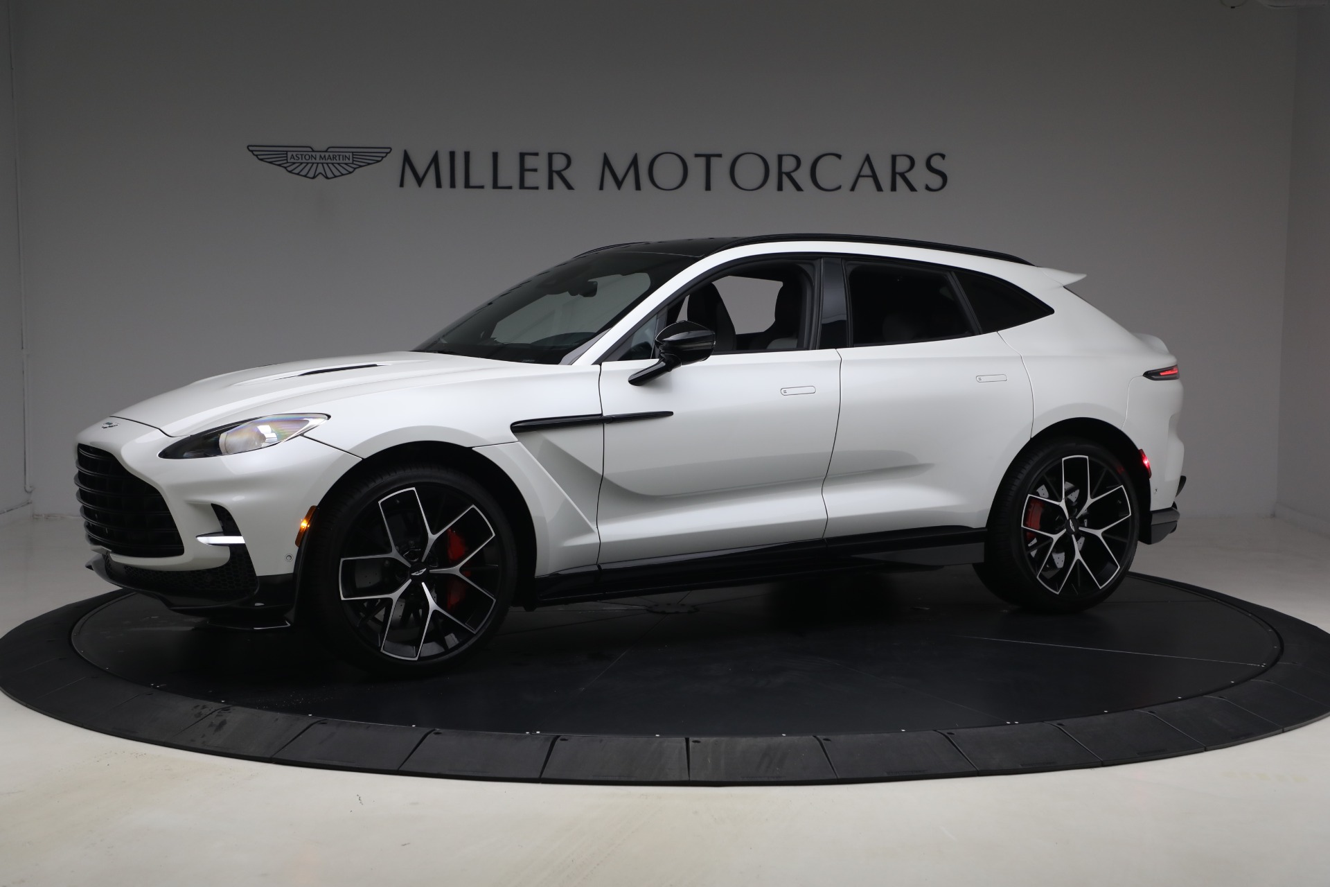 Used-2025-Aston-Martin-DBX-707