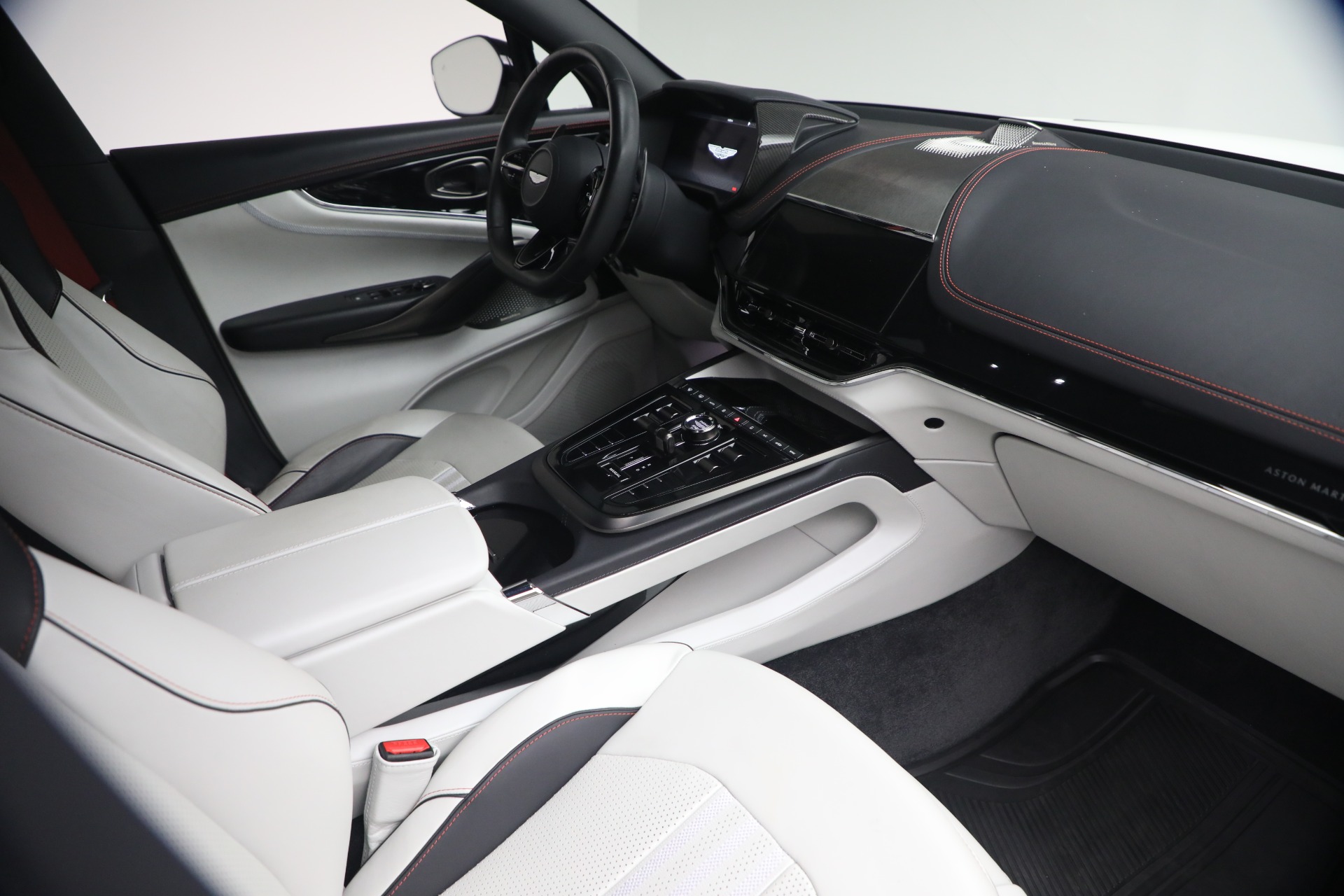 Used-2025-Aston-Martin-DBX-707
