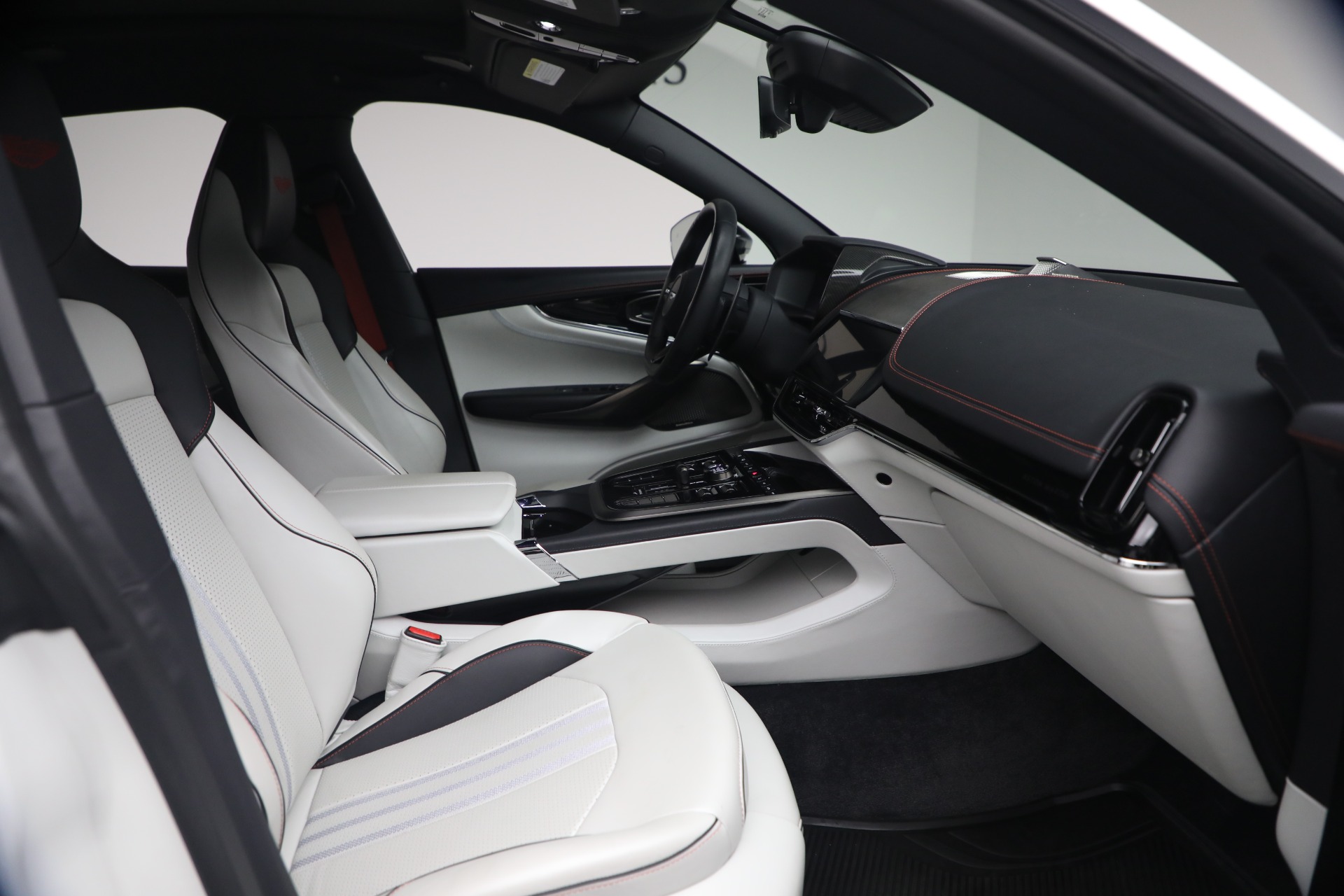 Used-2025-Aston-Martin-DBX-707