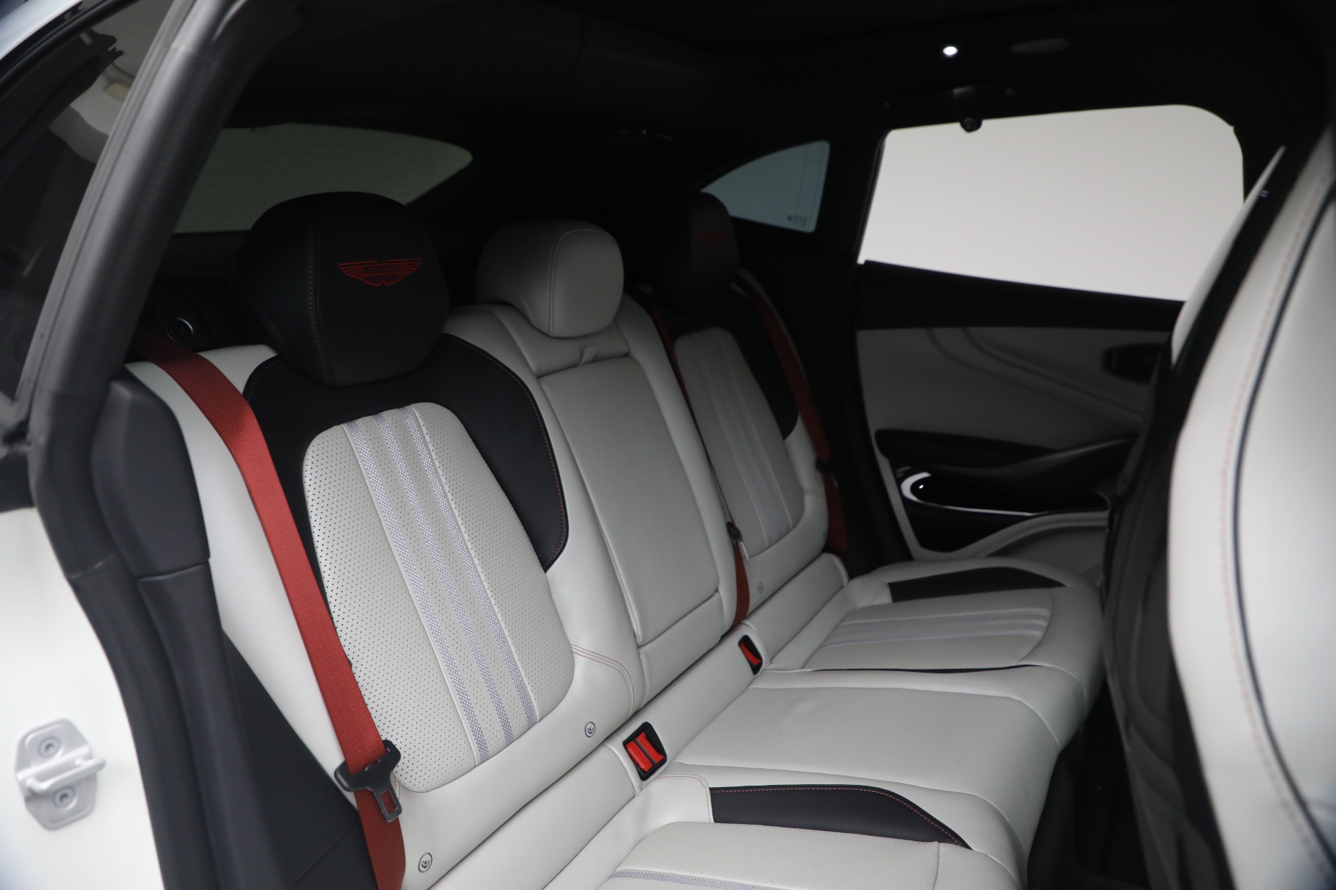 Used-2025-Aston-Martin-DBX-707