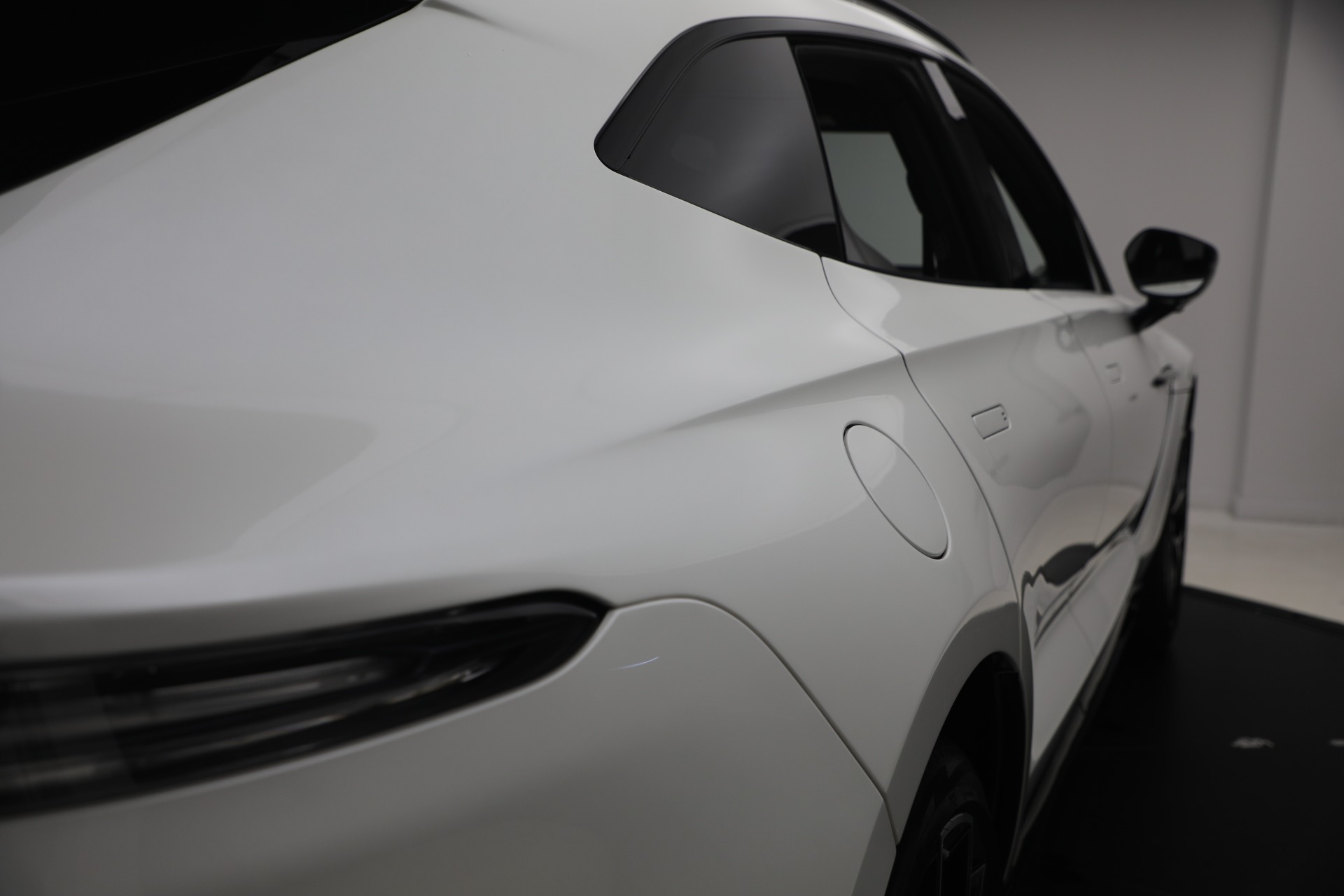 Used-2025-Aston-Martin-DBX-707