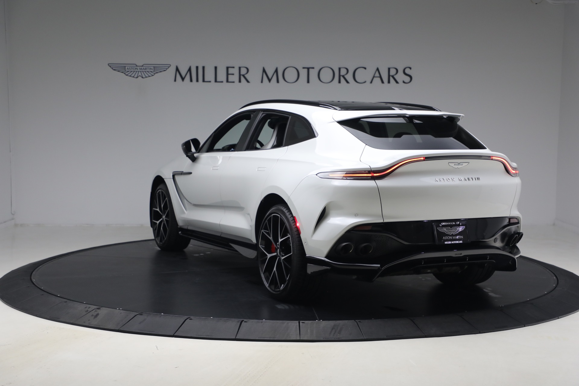 Used-2025-Aston-Martin-DBX-707