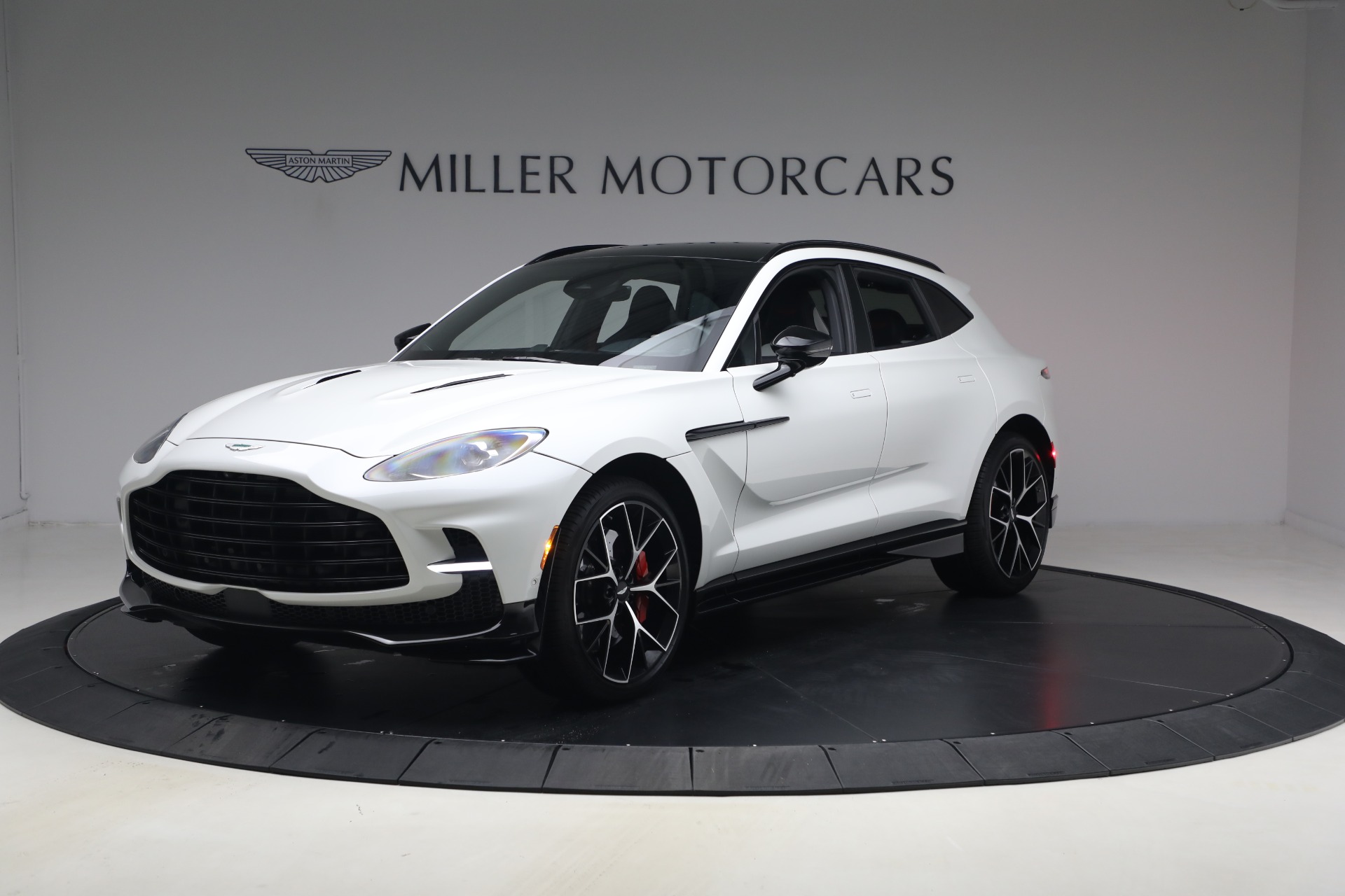 Used-2025-Aston-Martin-DBX-707
