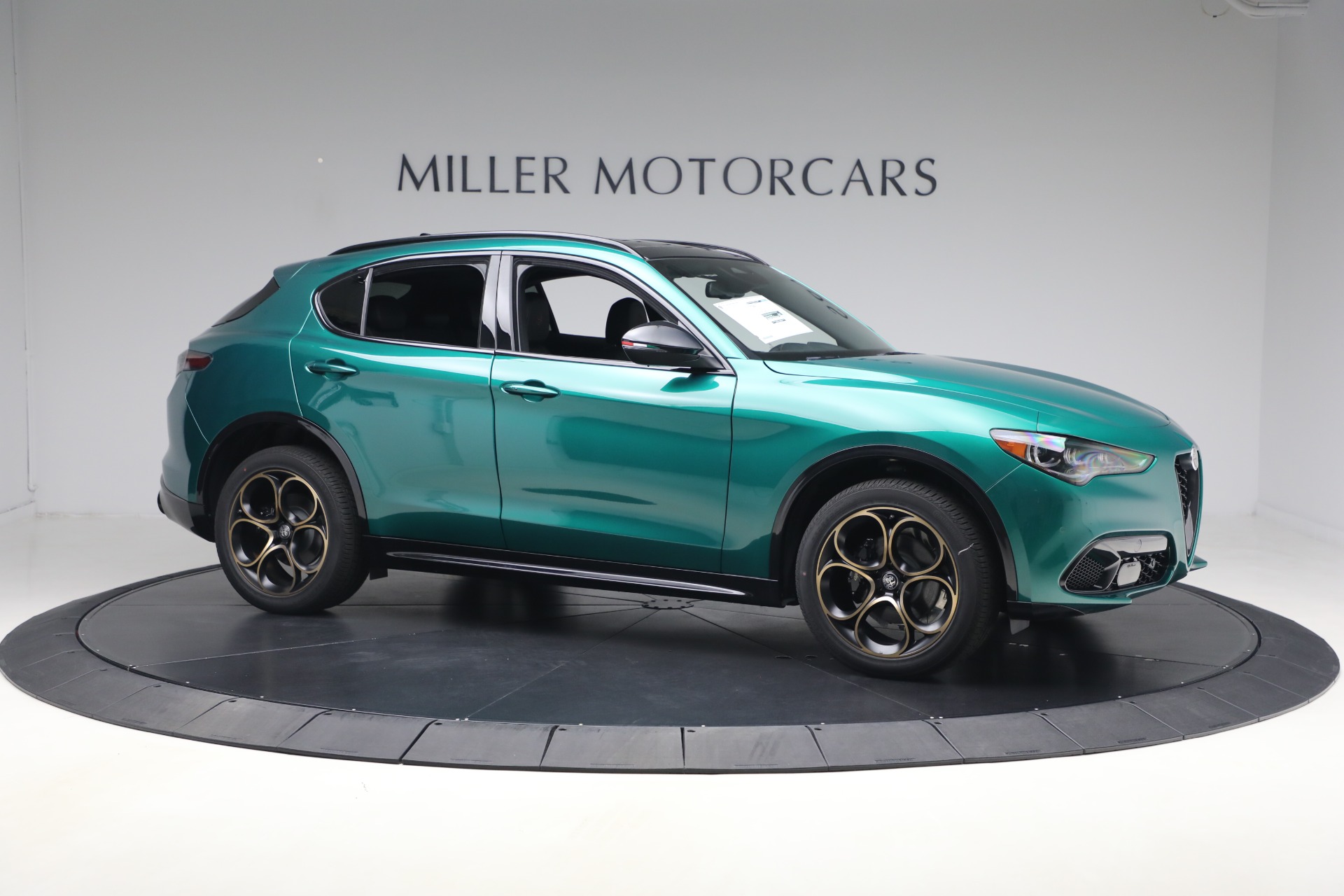 New-2025-Alfa-Romeo-Stelvio-Intensa