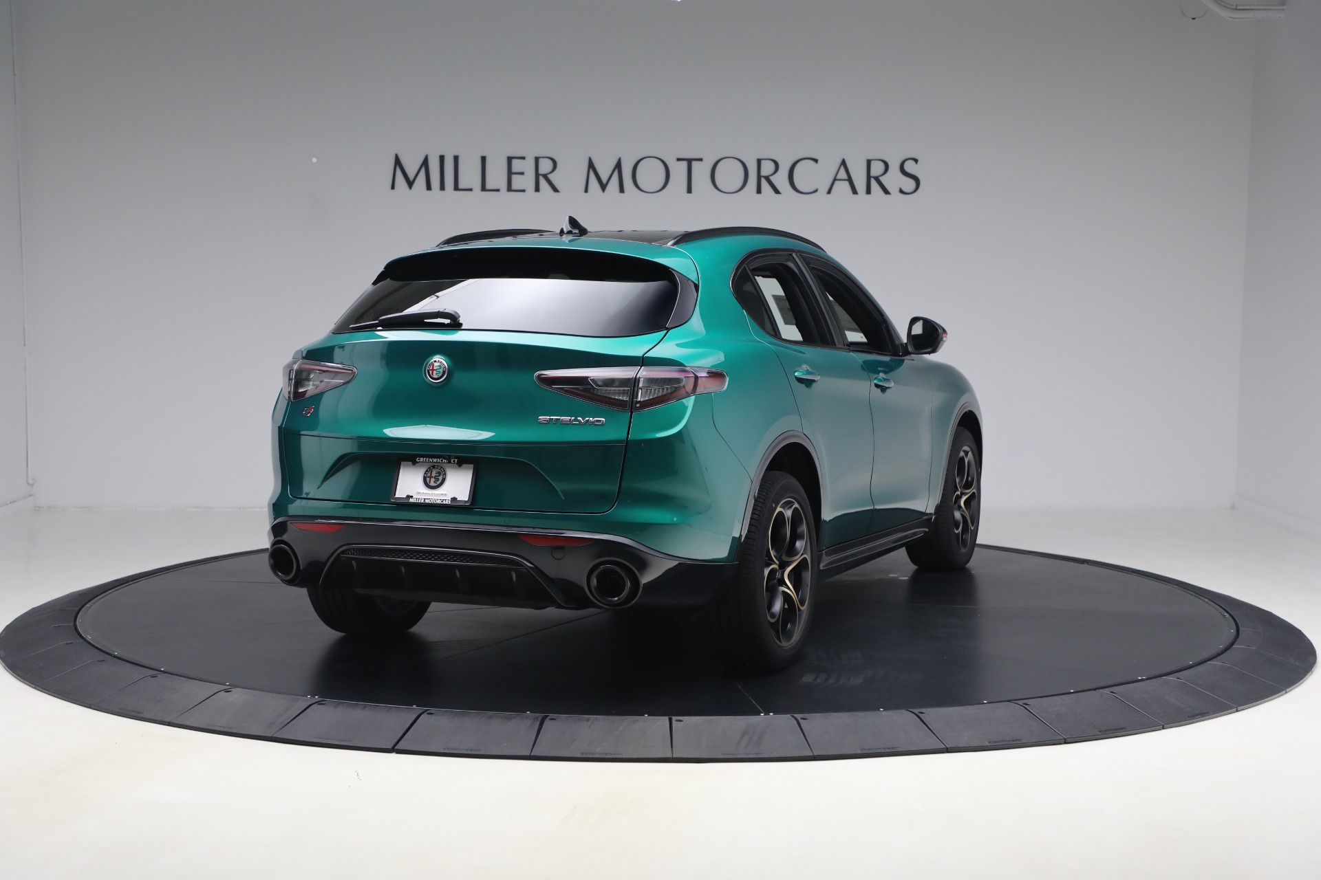 New-2025-Alfa-Romeo-Stelvio-Intensa