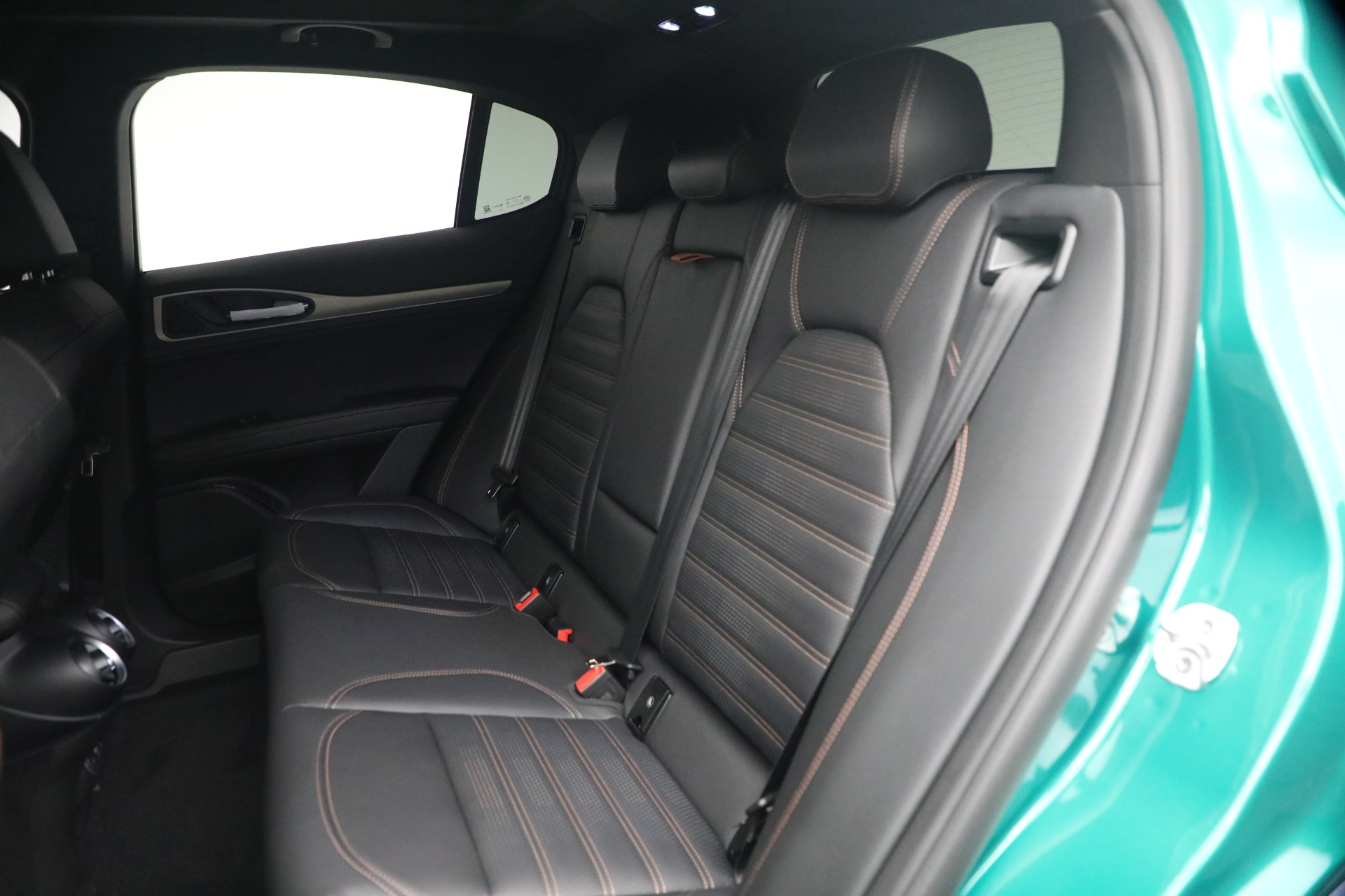 New-2025-Alfa-Romeo-Stelvio-Intensa