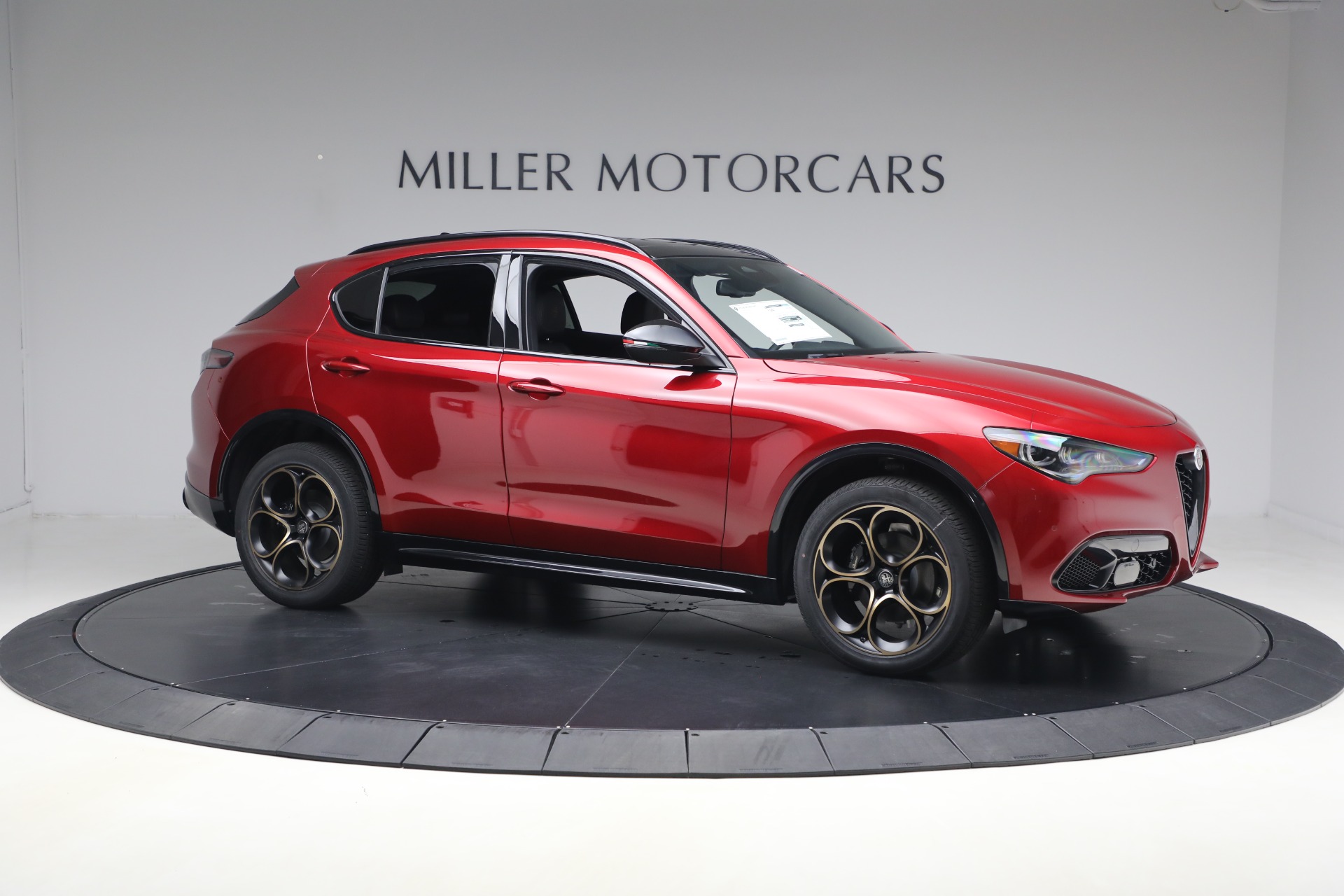 New-2025-Alfa-Romeo-Stelvio-Intensa