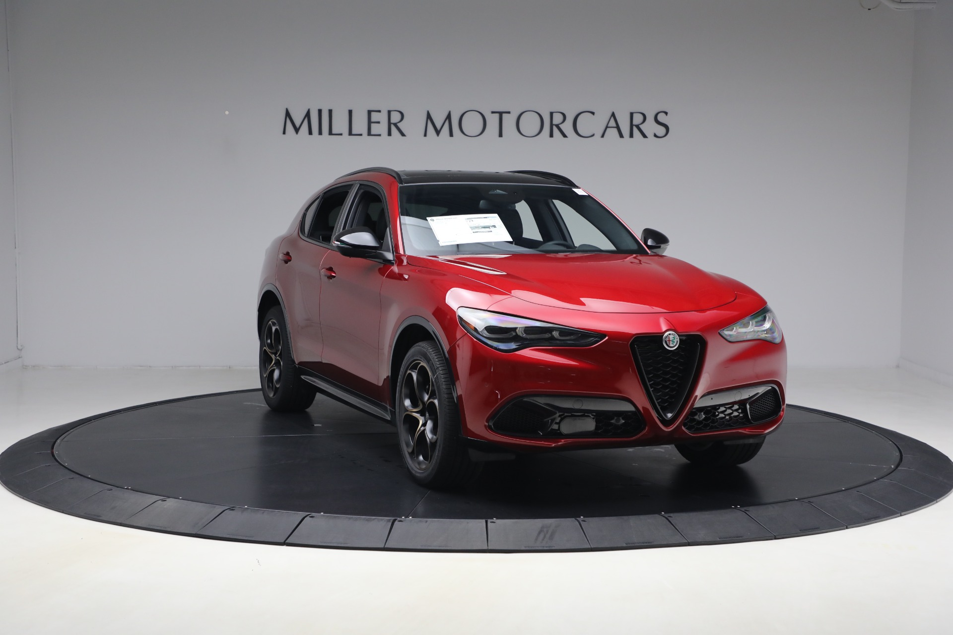 New-2025-Alfa-Romeo-Stelvio-Intensa