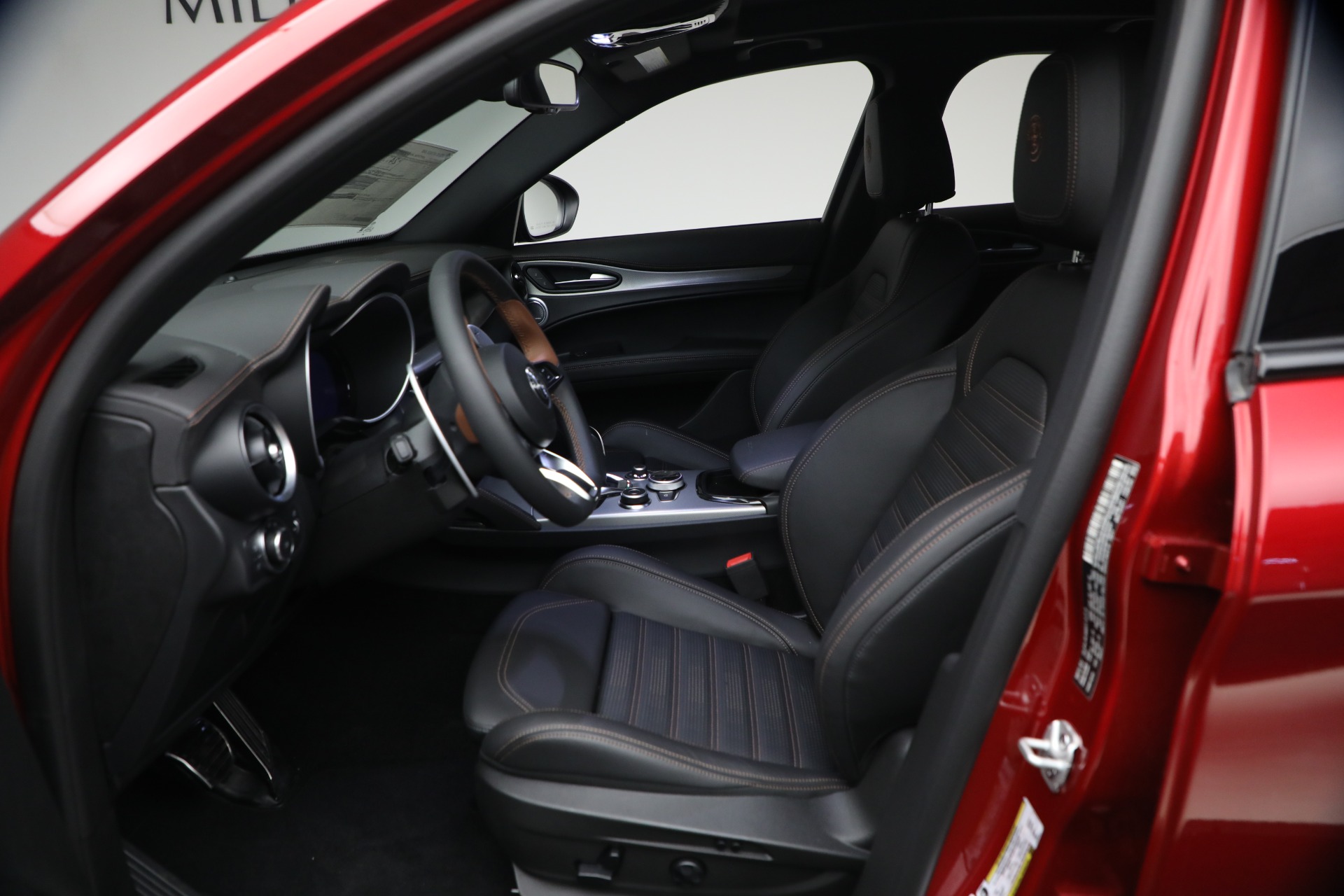 New-2025-Alfa-Romeo-Stelvio-Intensa