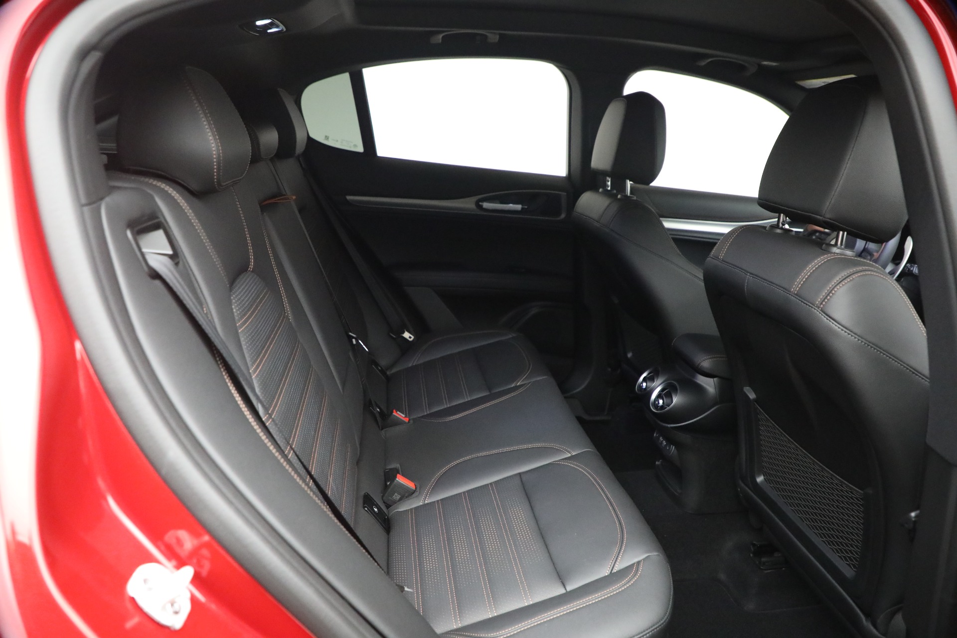 New-2025-Alfa-Romeo-Stelvio-Intensa