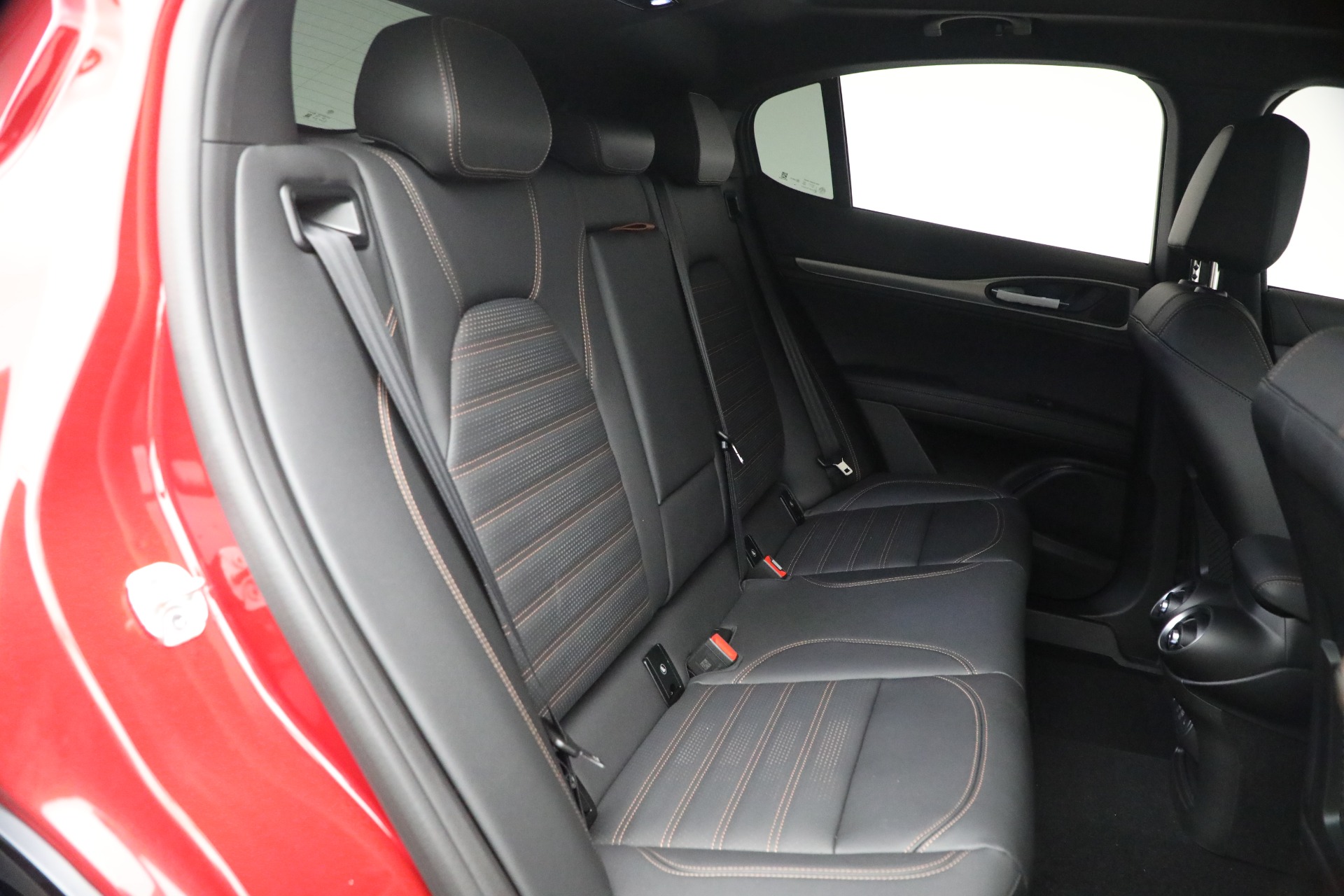 New-2025-Alfa-Romeo-Stelvio-Intensa