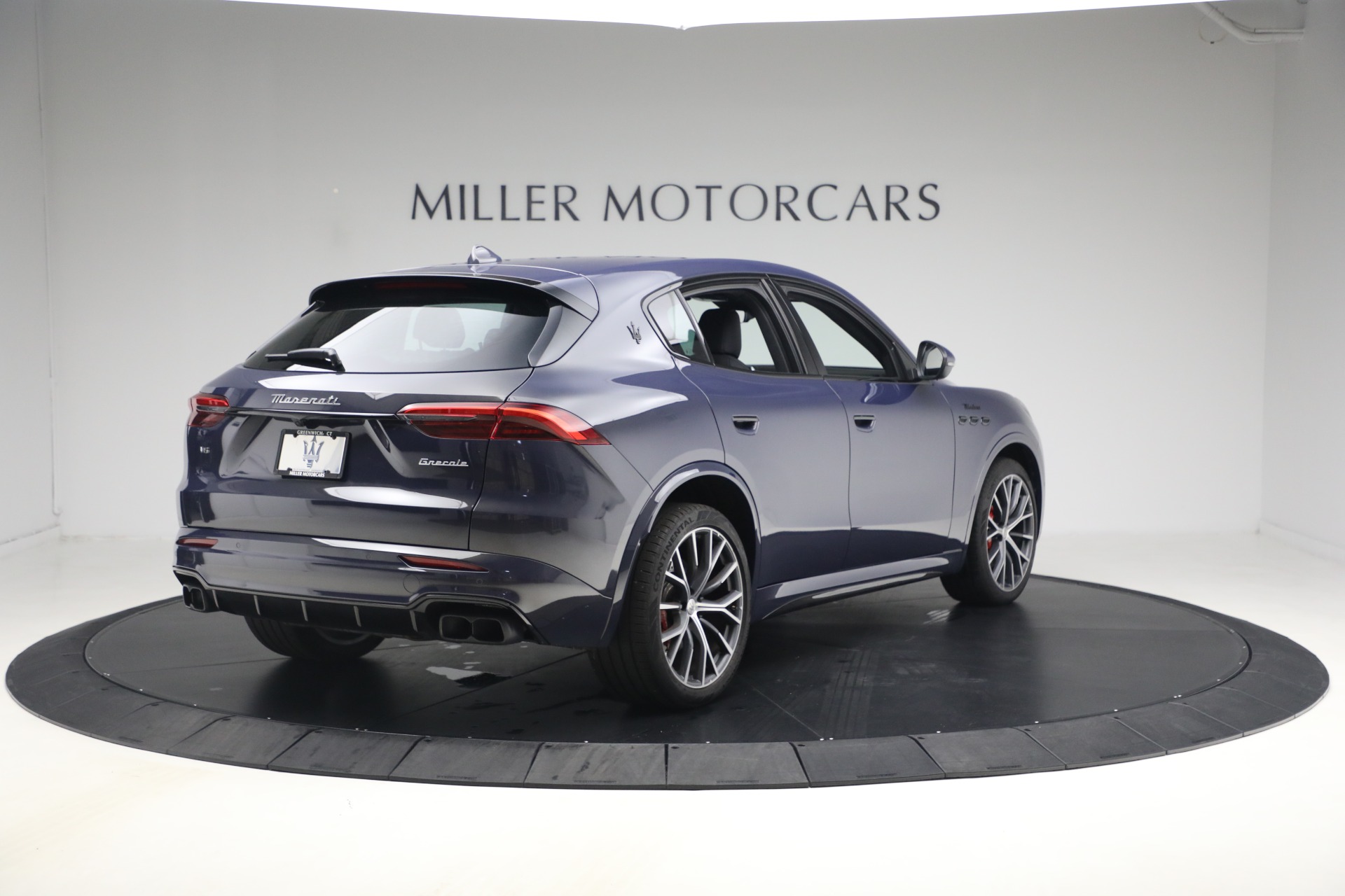 New-2026-Maserati-Grecale-Modena
