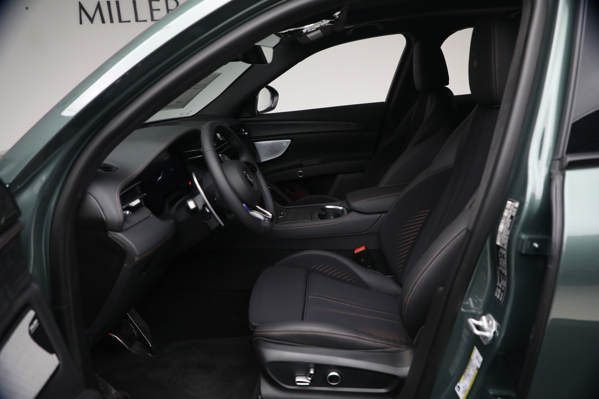 New-2026-Maserati-Grecale-Modena-V6