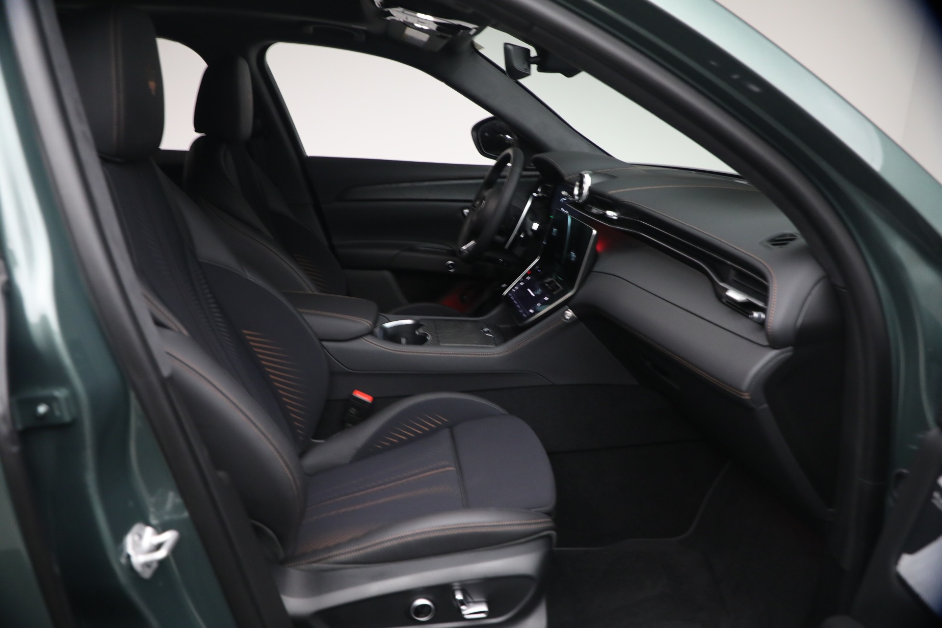 New-2026-Maserati-Grecale-Modena-V6