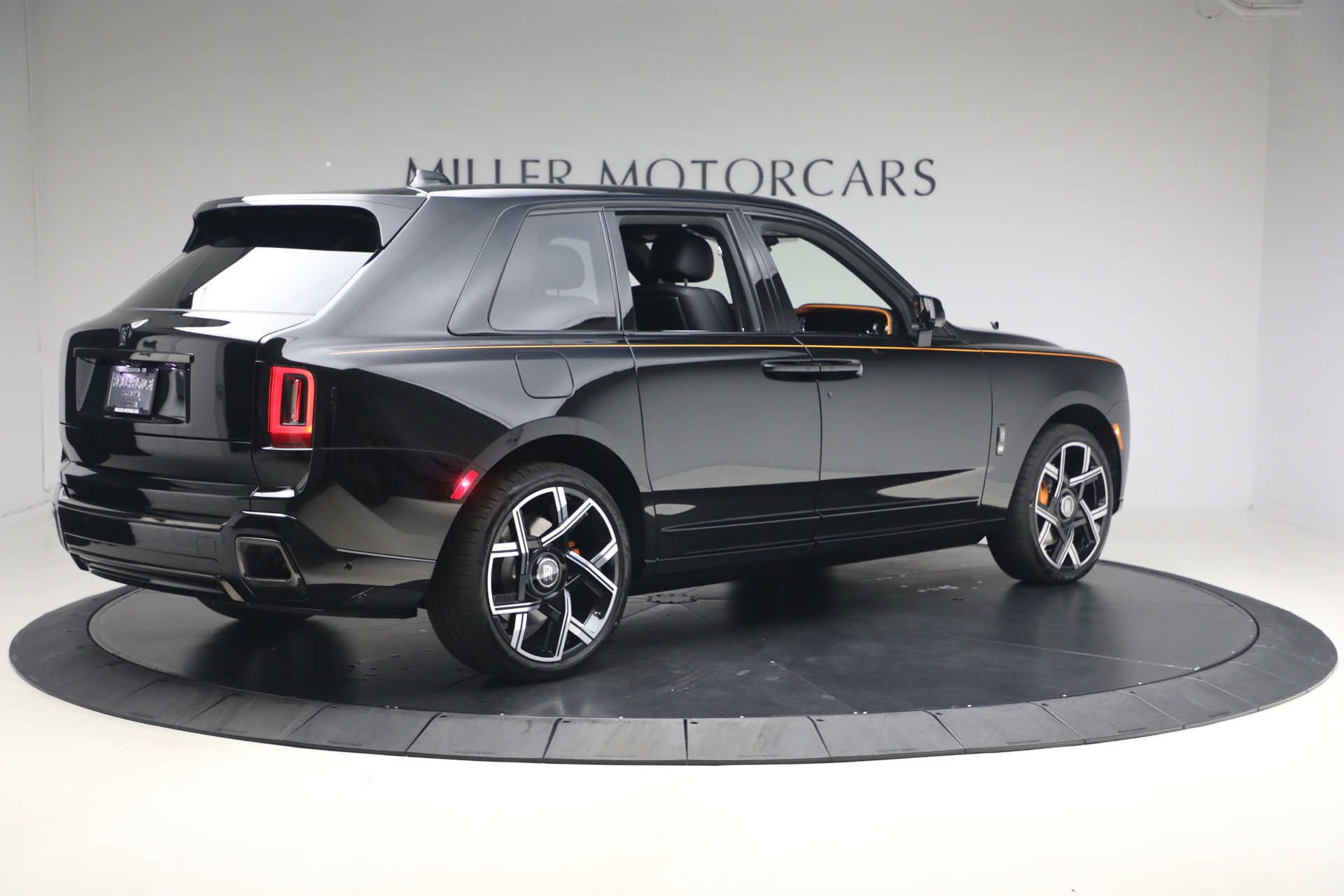 New-2026-Rolls-Royce-Black-Badge-Cullinan