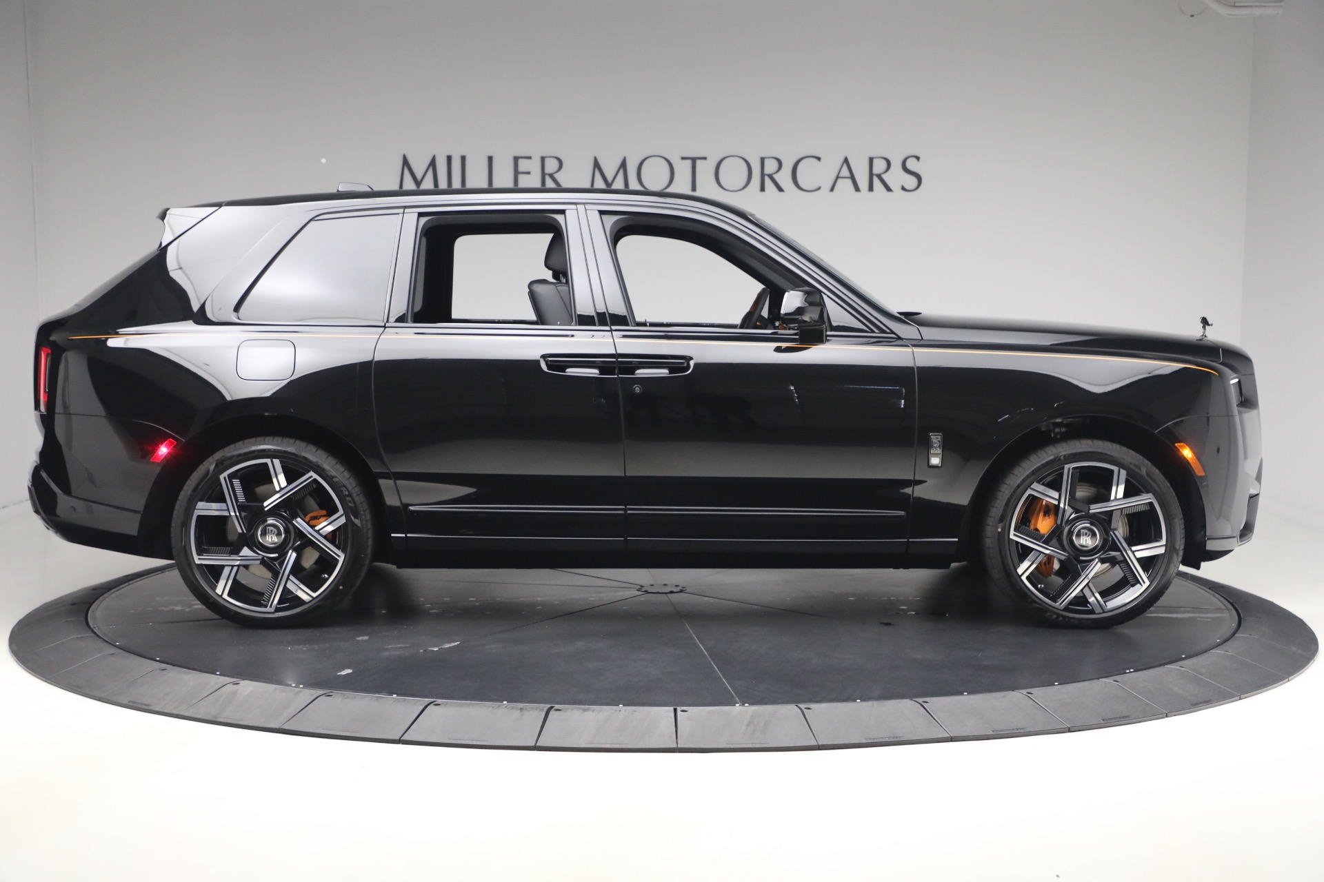 New-2026-Rolls-Royce-Black-Badge-Cullinan